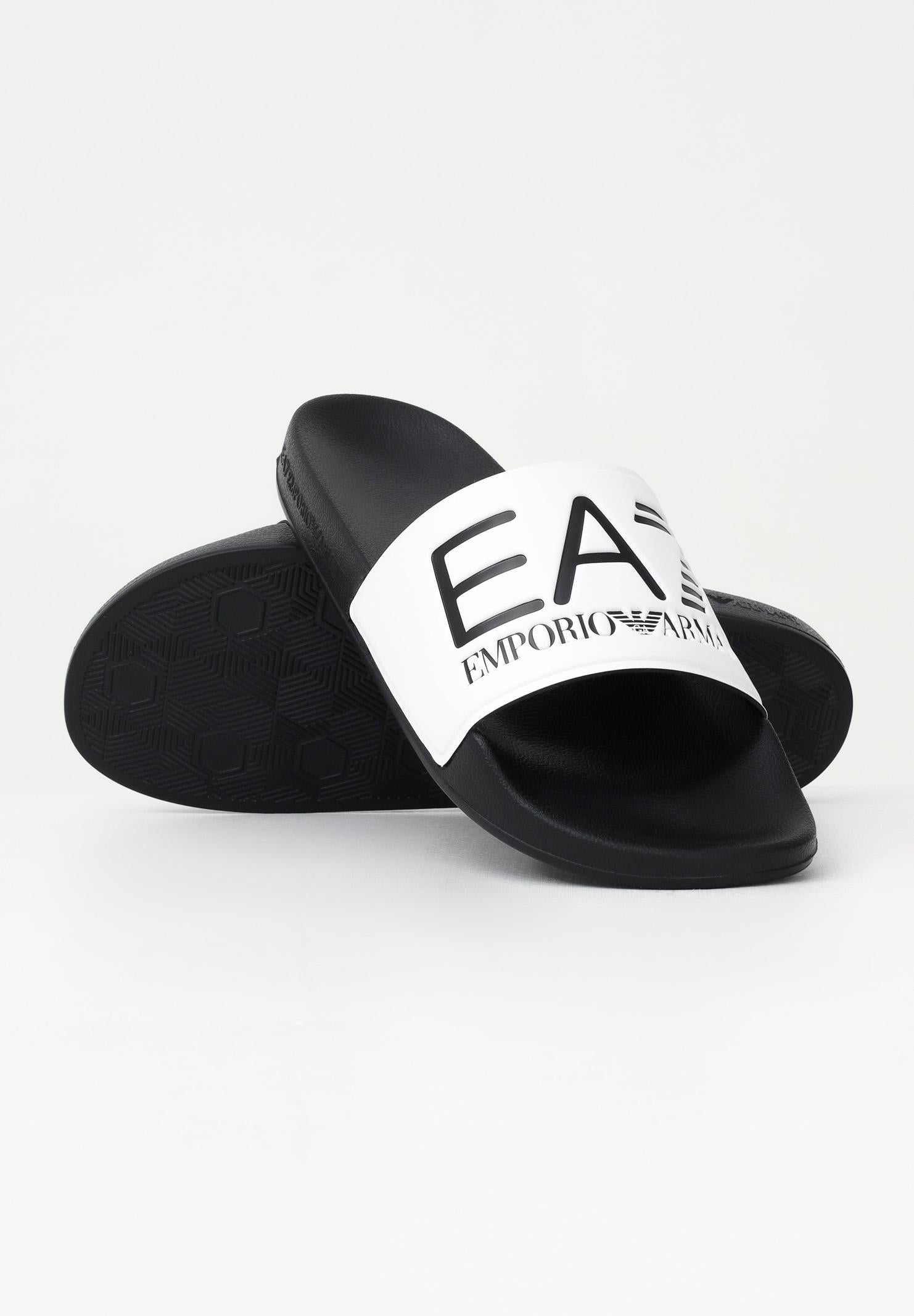 EA7 Ciabatte bianche e nere da uomo con logo 7X000108AF15118 MZ096 EA7