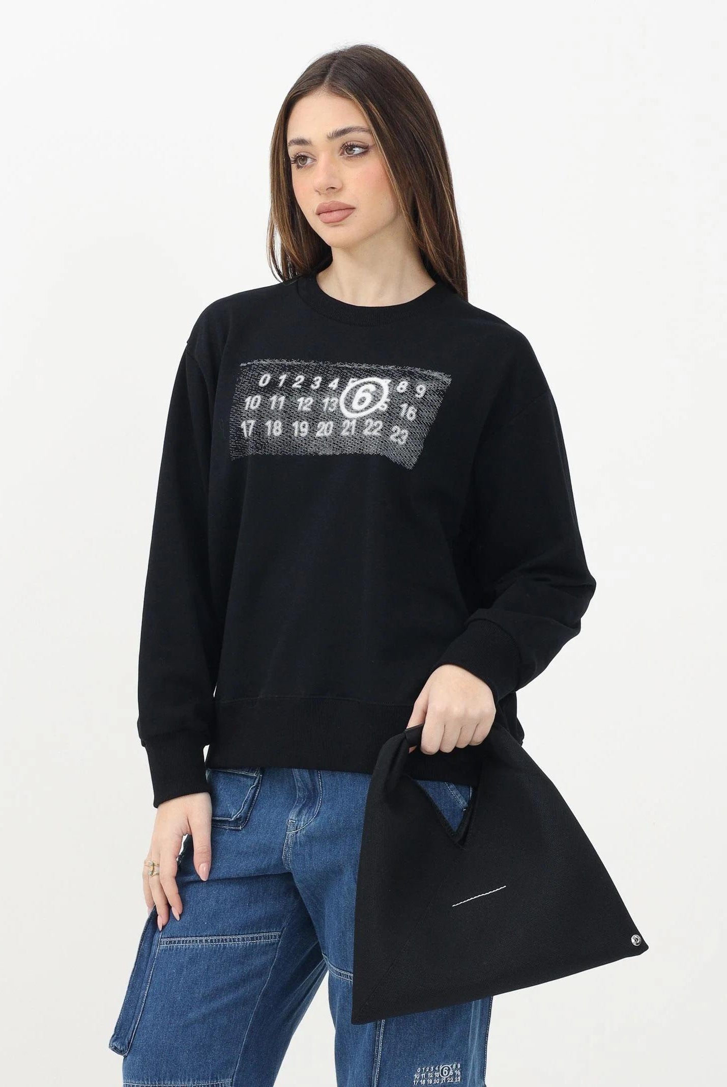 MAISON MARGIELA Felpa girocollo nera per donna, ragazzi e bambini con logo numerico Pixel M60796MM02X M6900 MAISON MARGIELA