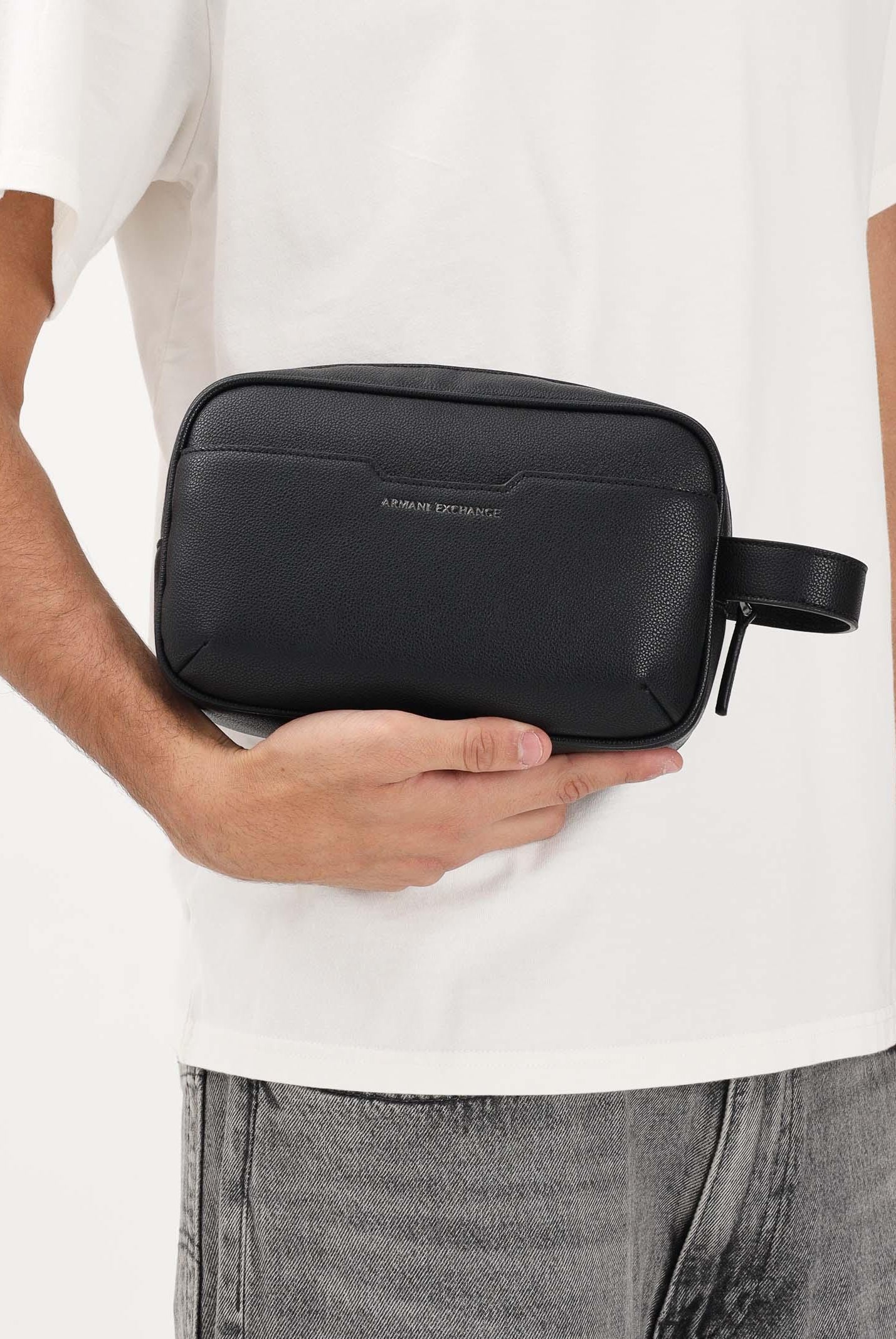 ARMANI EXCHANGE Pochette nera da uomo con logo XM002590AF22651 UC001 ARMANI EXCHANGE