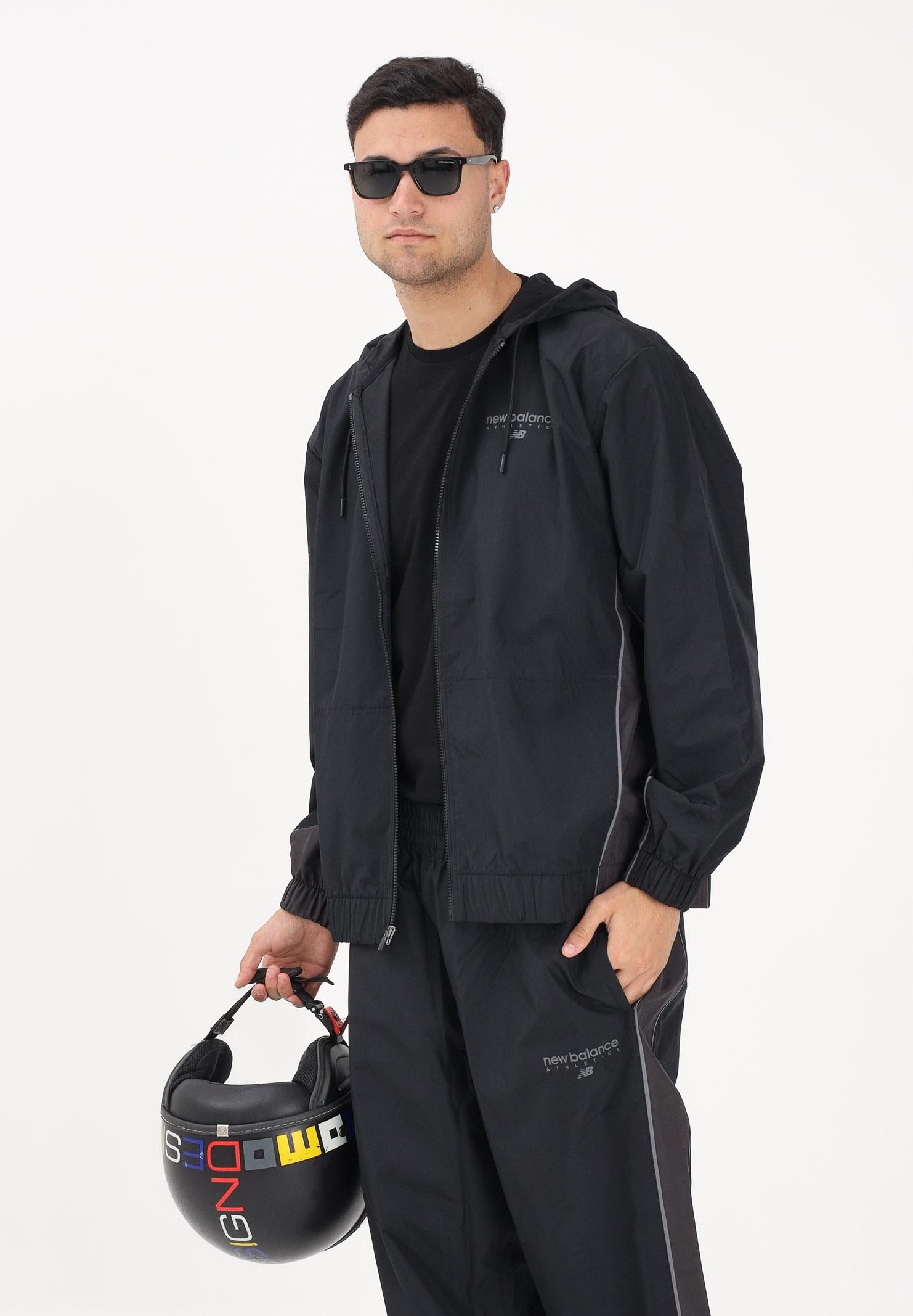 NEW BALANCE Giacca a vento Trackside nera da uomo MJ61A4P8BK . NEW BALANCE