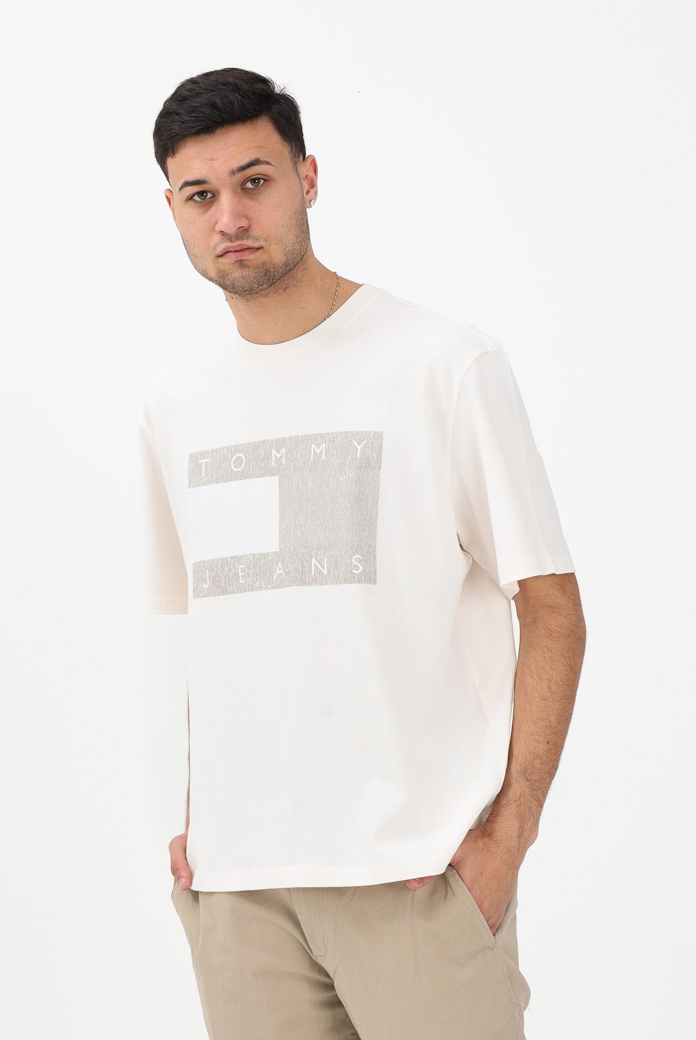 TOMMY JEANS T-shirt a manica corta panna da uomo con stampa logo effetto consumato DM0DM22463 YBH TOMMY JEANS