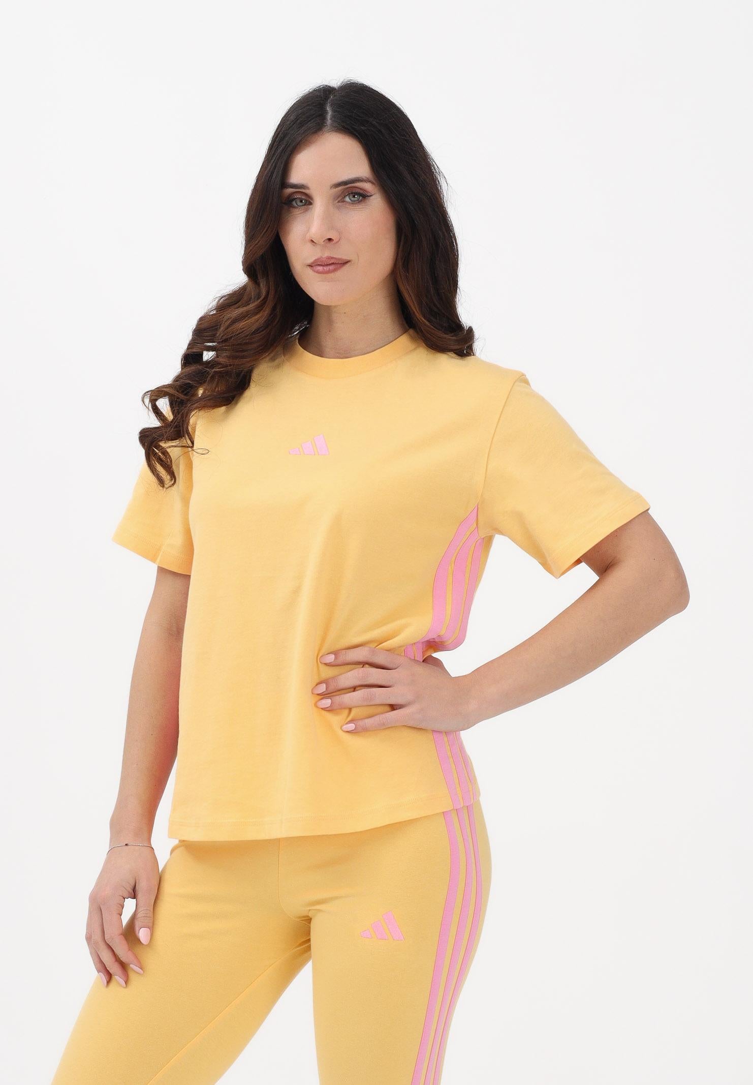 ADIDAS PERFORMANCE T-shirt a manica corta Essentials 3-Stripes arancio e rosa da donna KD2339 . ADIDAS PERFORMANCE