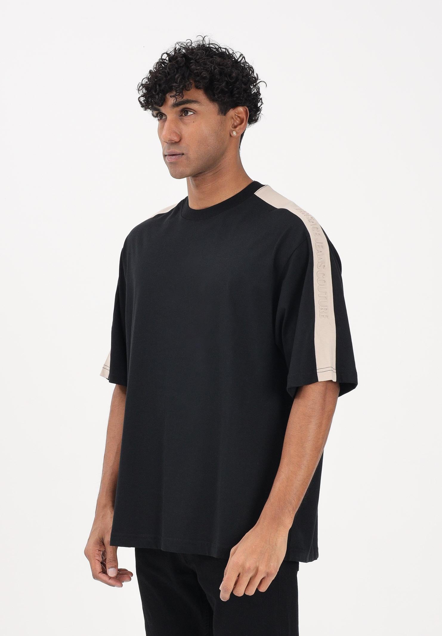 VERSACE JEANS COUTURE T-shirt a manica corta nera da uomo con inserto a contrasto 80GAHE08CJ00E 899 VERSACE JEANS COUTURE