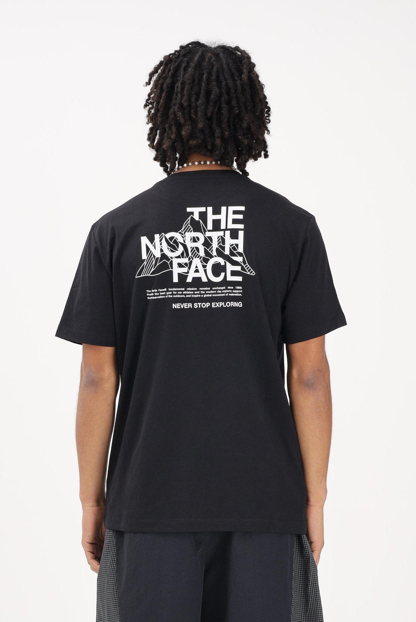 THE NORTH FACE T-shirt a manica corta Mountain Sketch nera da uomo NF0A8GUZJK31 . THE NORTH FACE