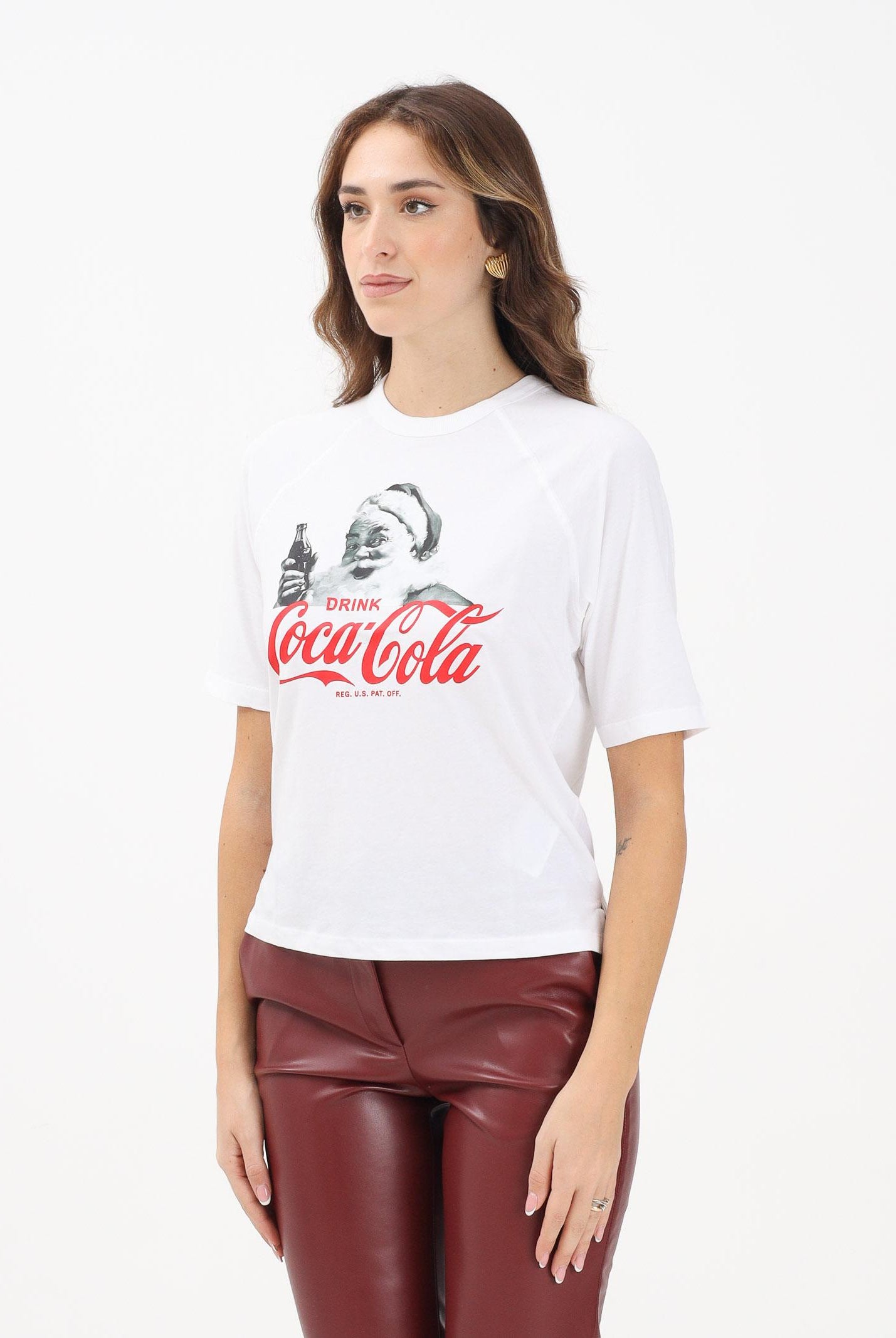 ONLY T-shirt a manica corta bianca da donna con stampa Coca Cola 15355794 White ONLY