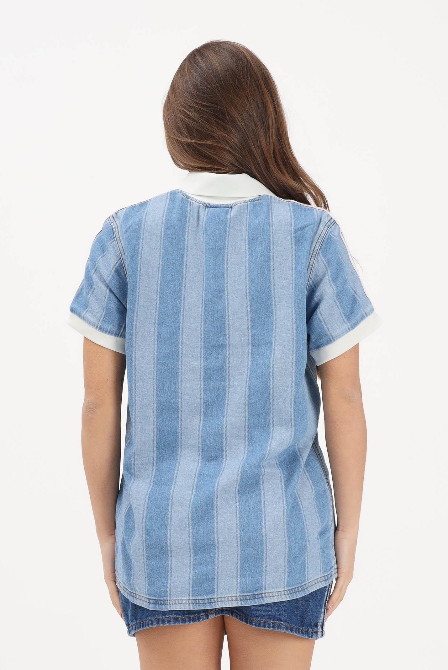 ADIDAS ORIGINALS Polo a manica corta in denim chiaro da donna con logo KD5448 . ADIDAS ORIGINALS