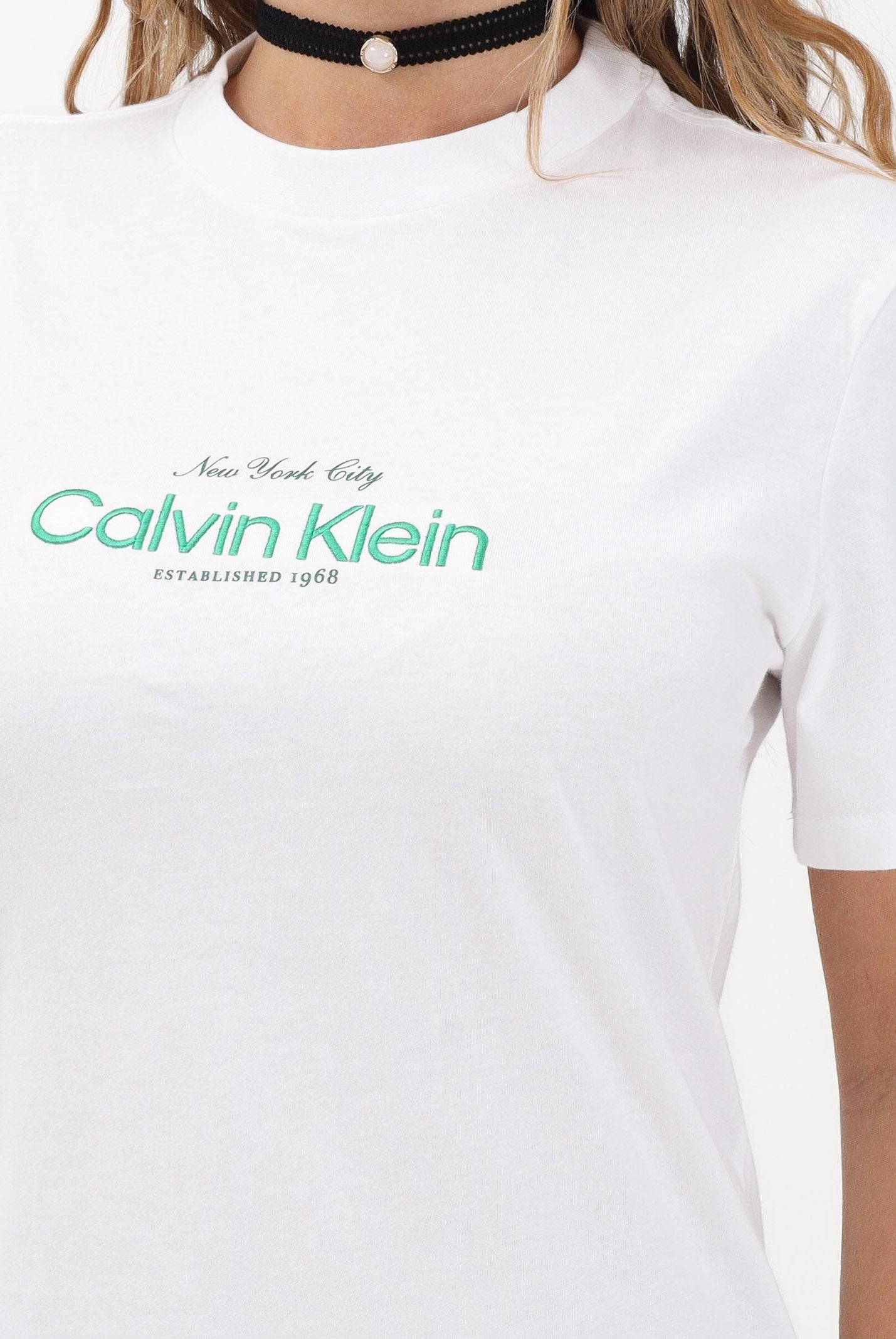 CALVIN KLEIN JEANS T-shirt a manica corta bianca da donna con ricamo logo LV047F810G YAF CALVIN KLEIN JEANS