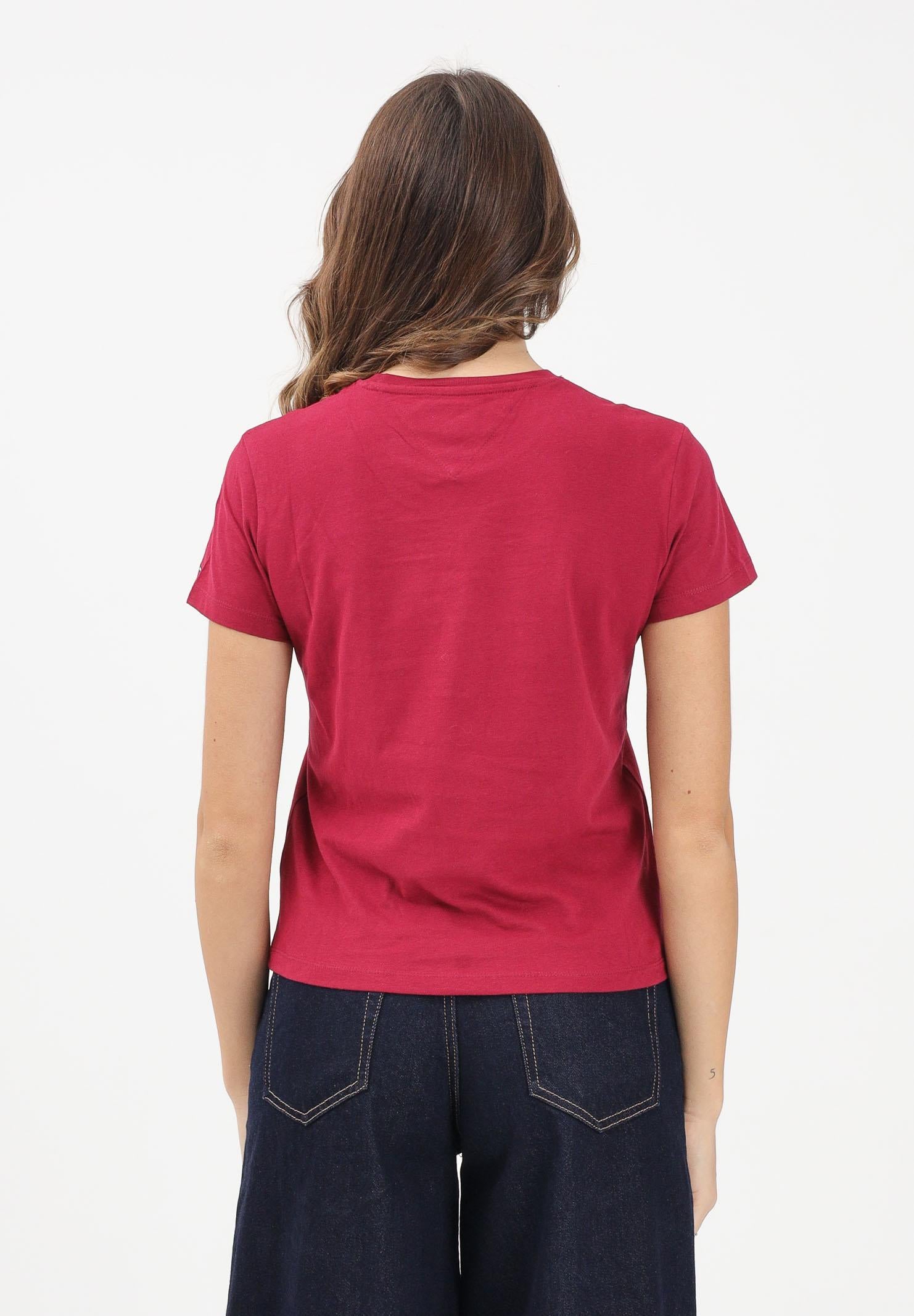 TOMMY JEANS T-shirt a manica corta bordeaux da donna con logo DW0DW21842 VLC TOMMY JEANS