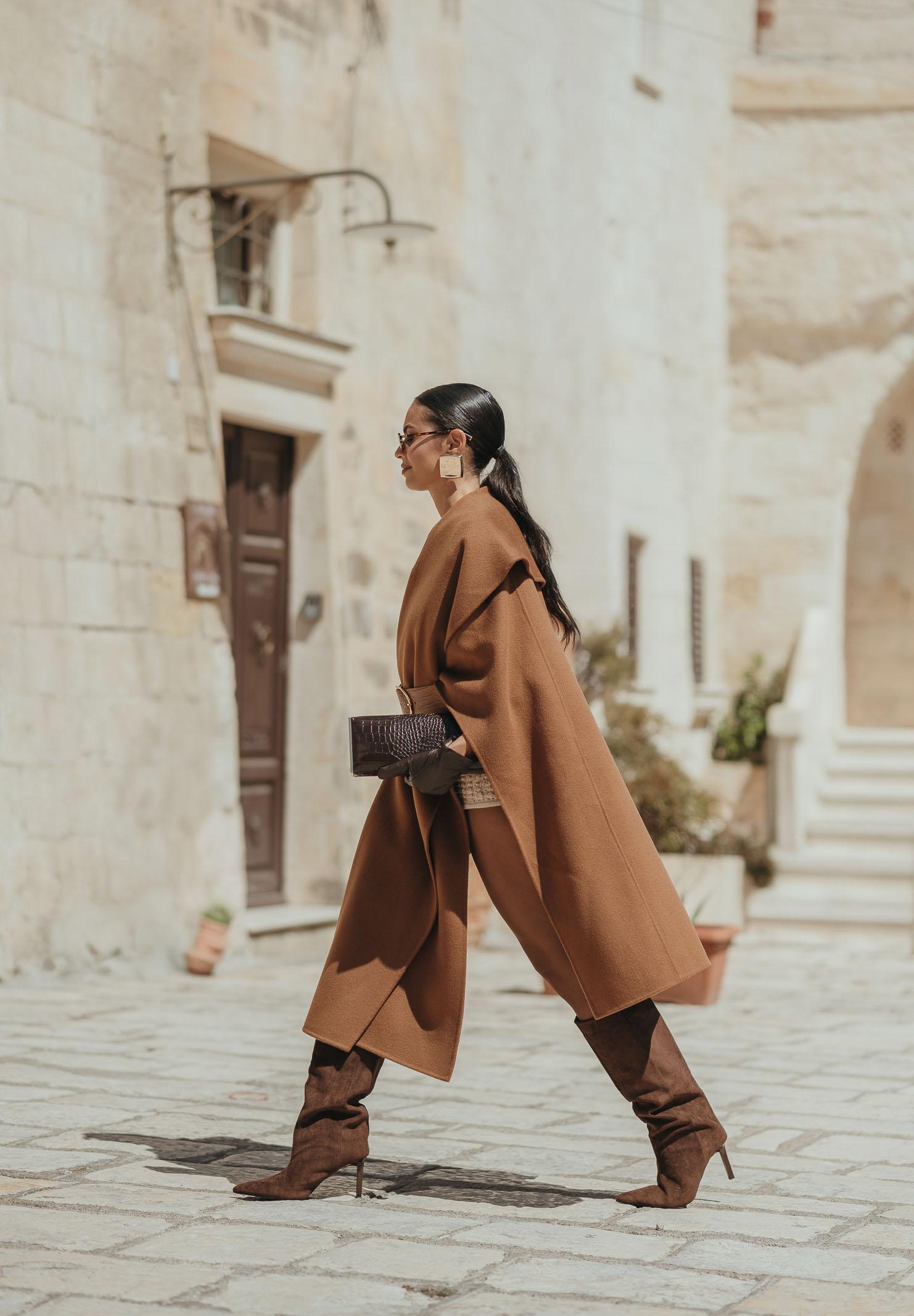 ELISABETTA FRANCHI Mantella cammello da donna con cintura CP67D56E2 EC1 ELISABETTA FRANCHI