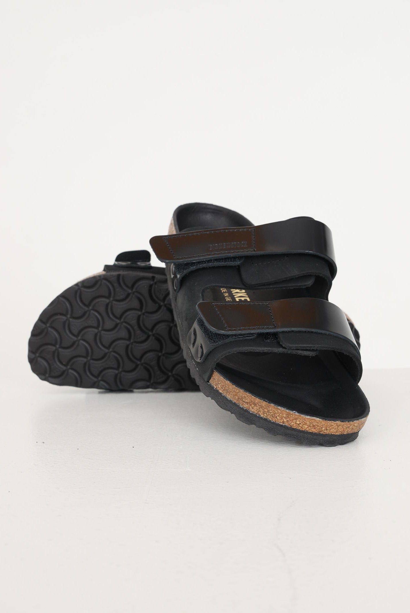 BIRKENSTOCK Ciabatte Uji nera per uomo e donna 1026570 . BIRKENSTOCK