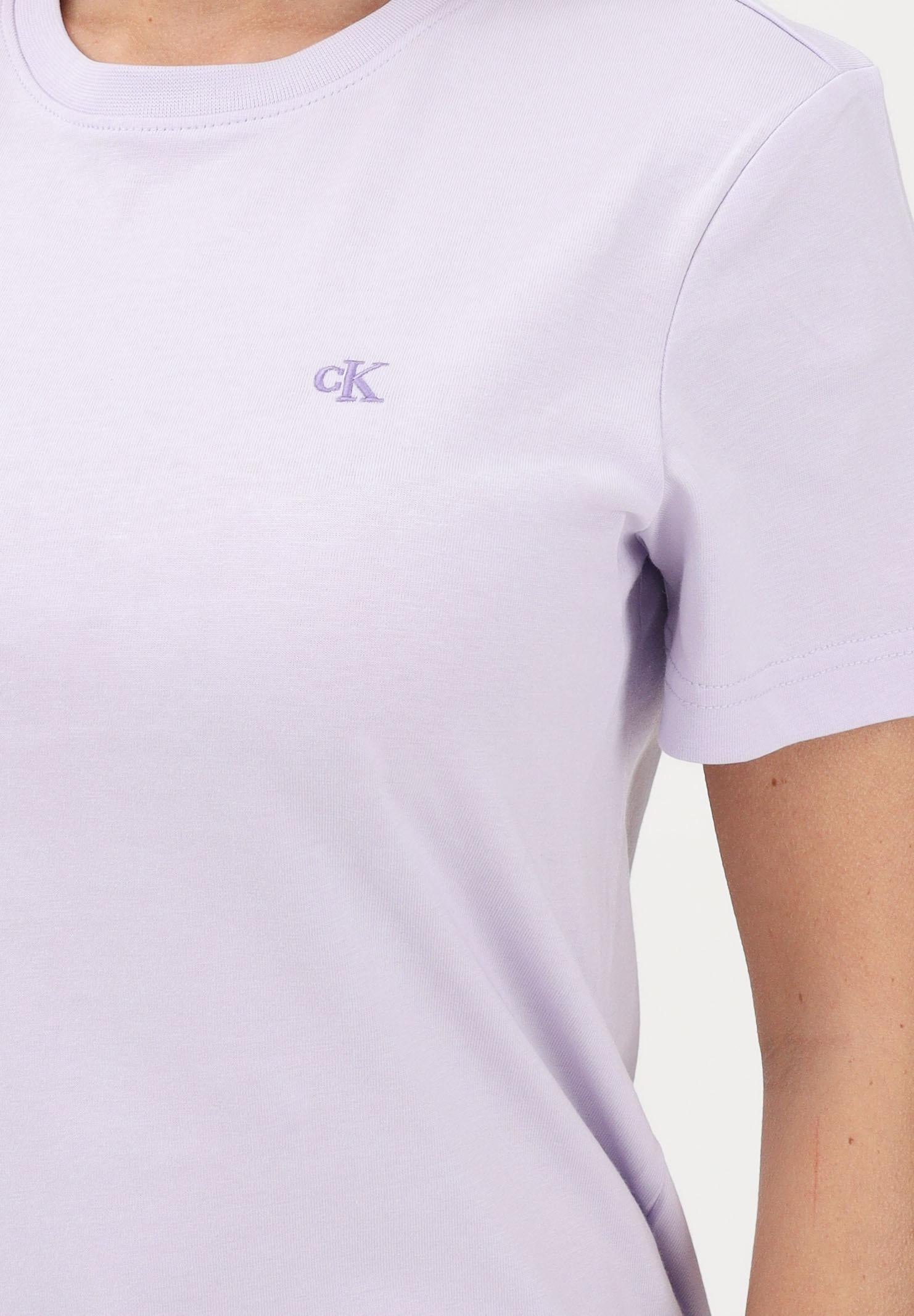 CALVIN KLEIN JEANS T-shirt a manica corta lilla da donna con logo LV047B224G 3OQ CALVIN KLEIN JEANS