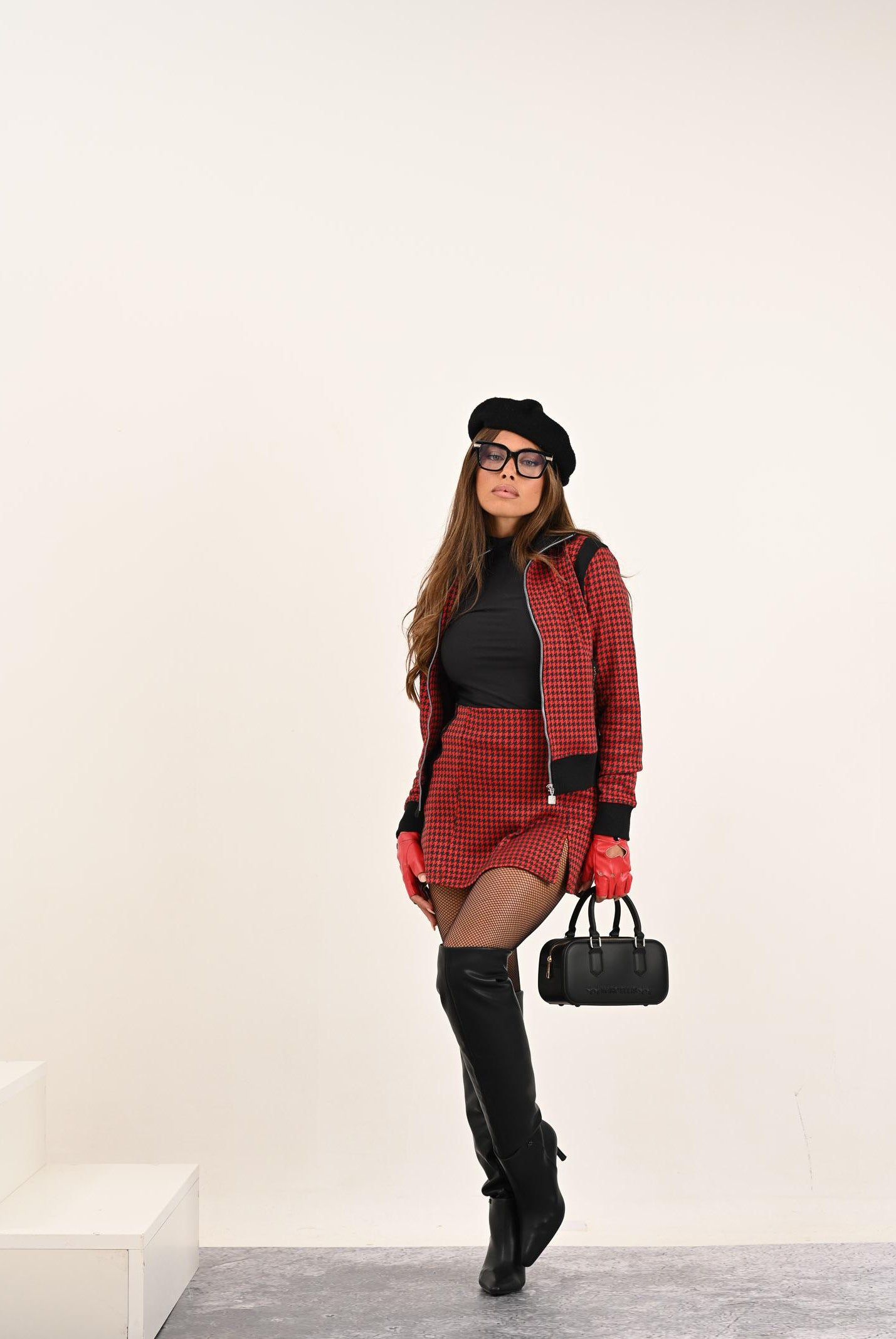 ADIDAS ORIGINALS Gonna corta da donna con motivo pied-de-poule rosso e nero JW0253 ADIDAS ORIGINALS