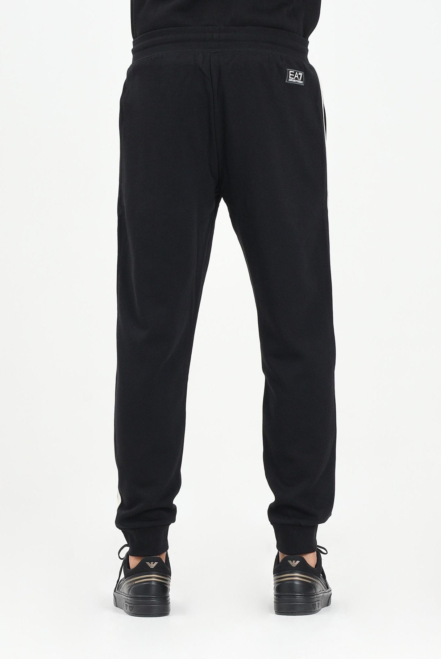 EA7 Pantalone sportivo nero da uomo con bande laterali logate 7M000974AF10377 UC001 EA7