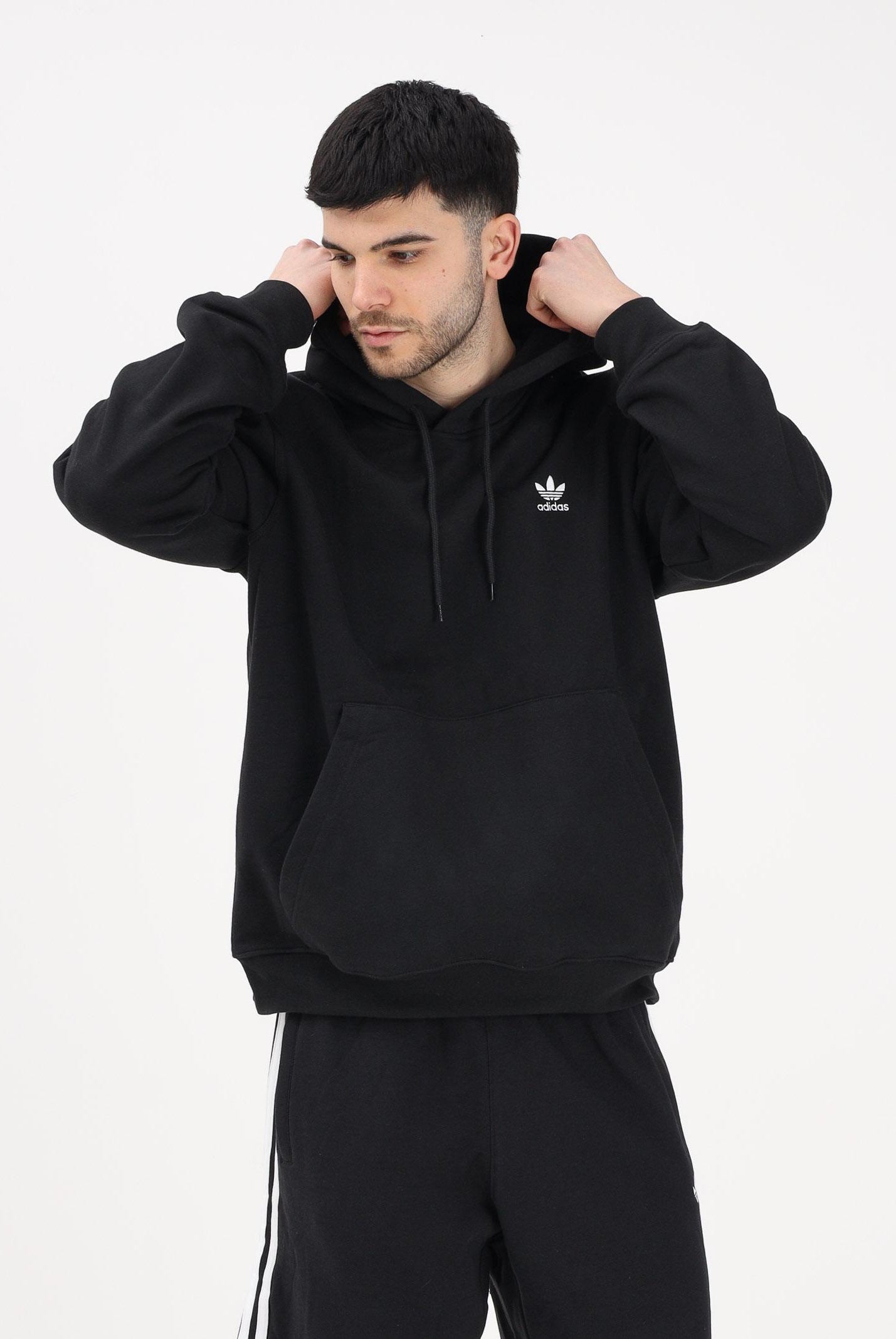 ADIDAS ORIGINALS Felpa con cappuccio Trefoil Essentials Loose nera da uomo JV6056 . ADIDAS ORIGINALS