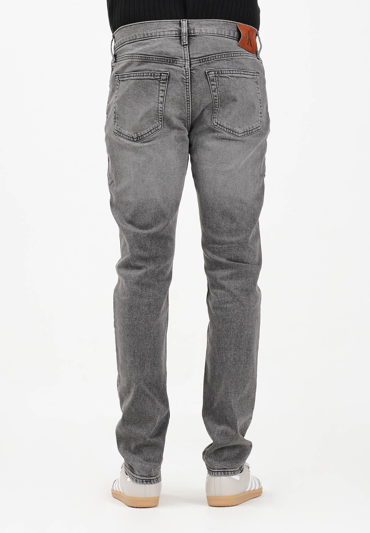 CALVIN KLEIN JEANS Jeans grigio da uomo LV04RD702GZY3 . CALVIN KLEIN JEANS