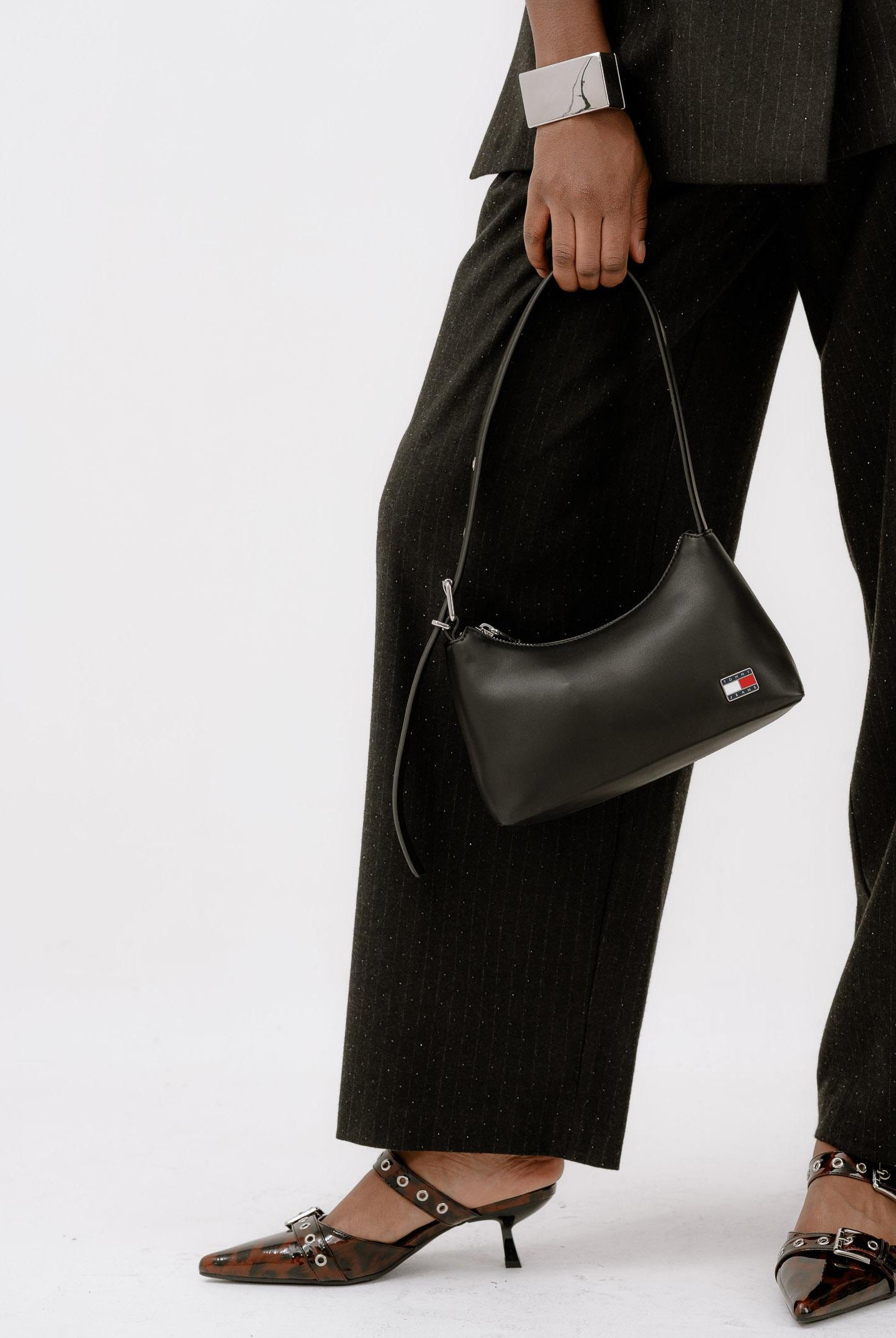 TOMMY JEANS Borsa a spalla nera da donna con logo AW0AW17873 ACG TOMMY JEANS