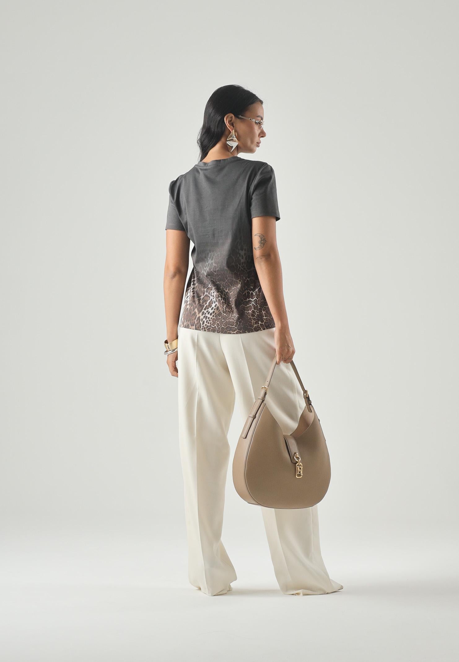 MAX MARA STUDIO T-shirt girocollo color Nero, nero con stampa animalier marrone e beige, da donna. 2626976011600 005 MAX MARA