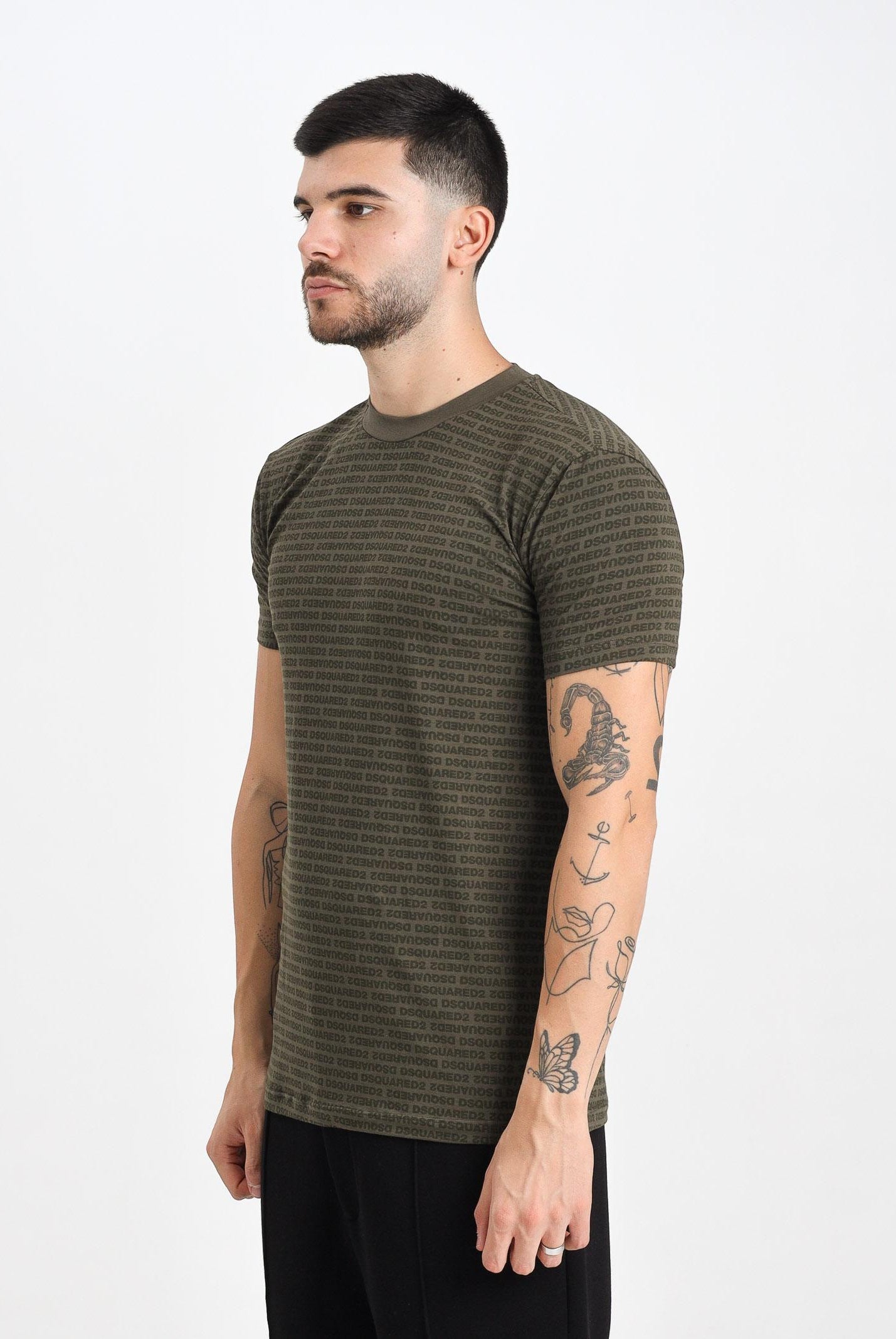 DSQUARED2 T-shirt a manica corta verde militare da uomo caratterizzata da una stampa all-over D9H136050T 302 DSQUARED2