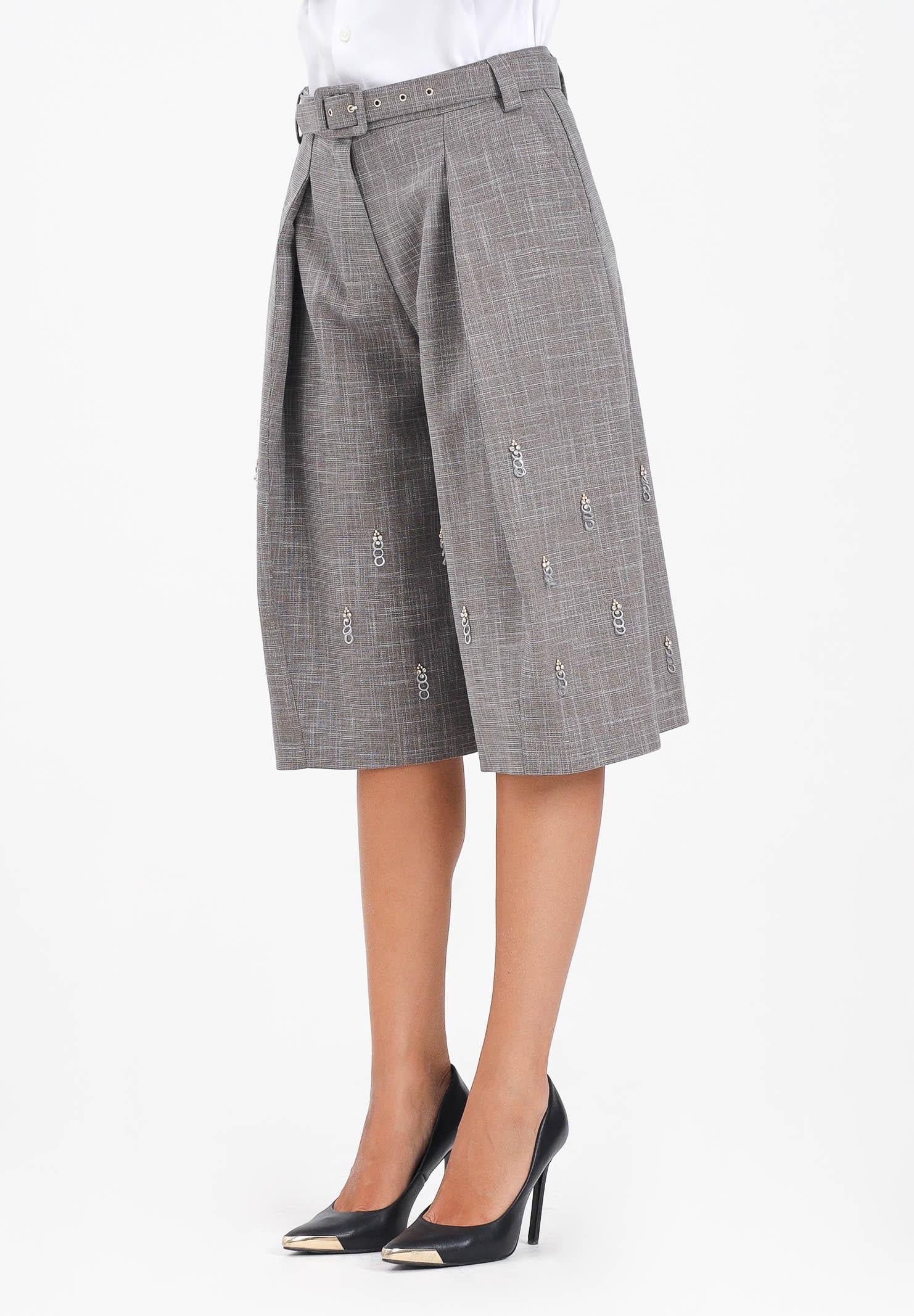 SIMONA CORSELLINI Bermuda grigio da donna con applicazioni metalliche A25CPPA01702-C00236 V0000 SIMONA CORSELLINI