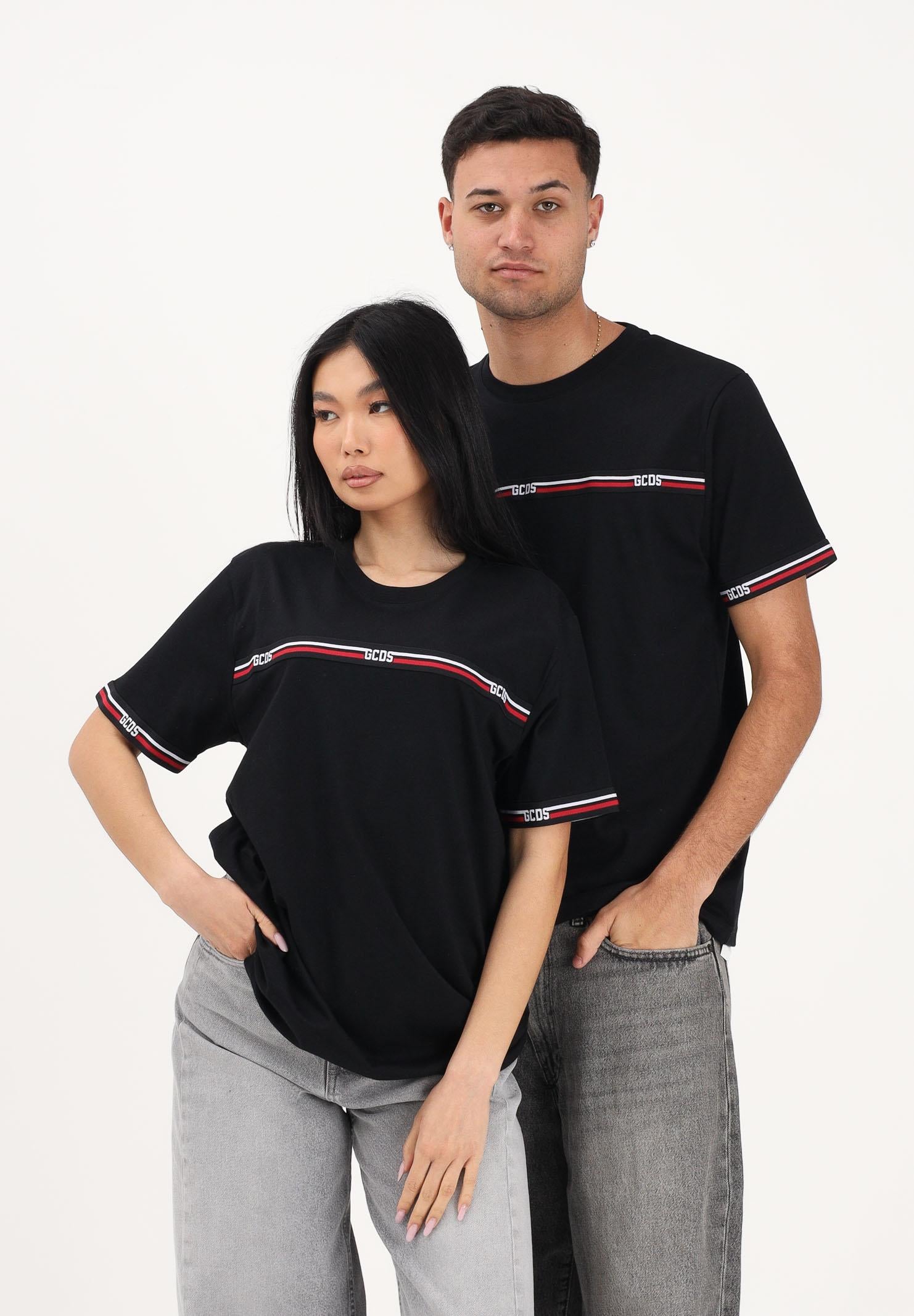 GCDS T-shirt a manica corta nera per uomo e donna con bande logate C1MEQC036J101 999B GCDS