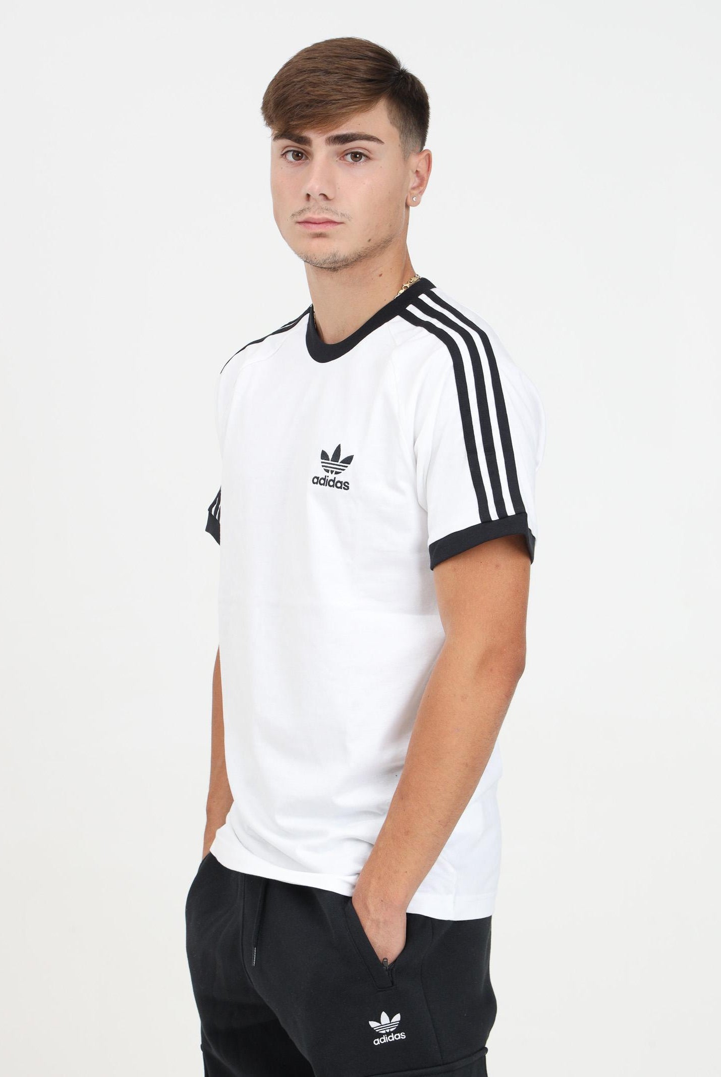 ADIDAS ORIGINALS T-shirt a manica corta Adicolor Classics 3-Stripes bianca da uomo IA4846 . ADIDAS ORIGINALS