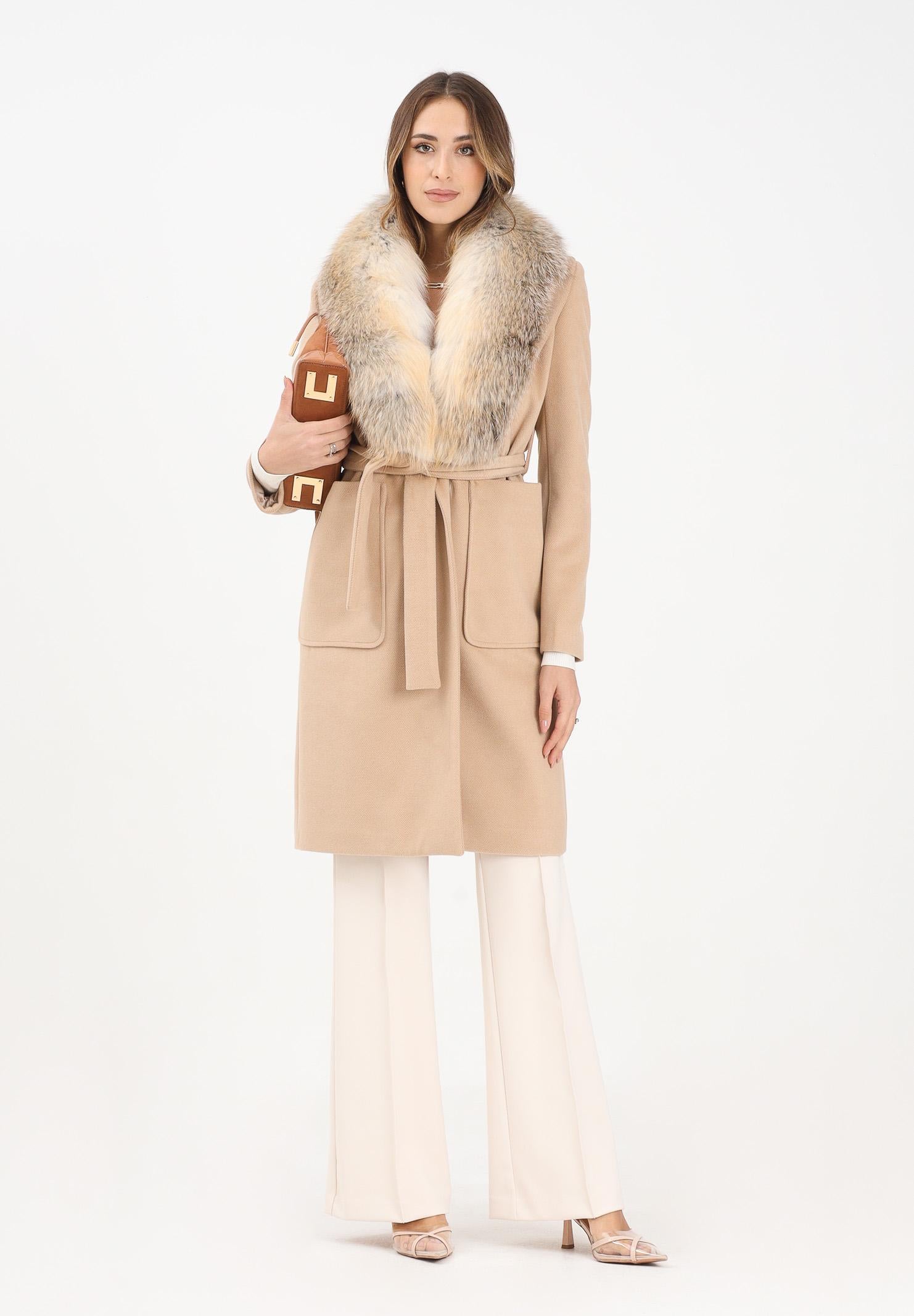 YES LONDON Cappotto beige da donna con dettagli in vera pelliccia CD1227 CA YES LONDON