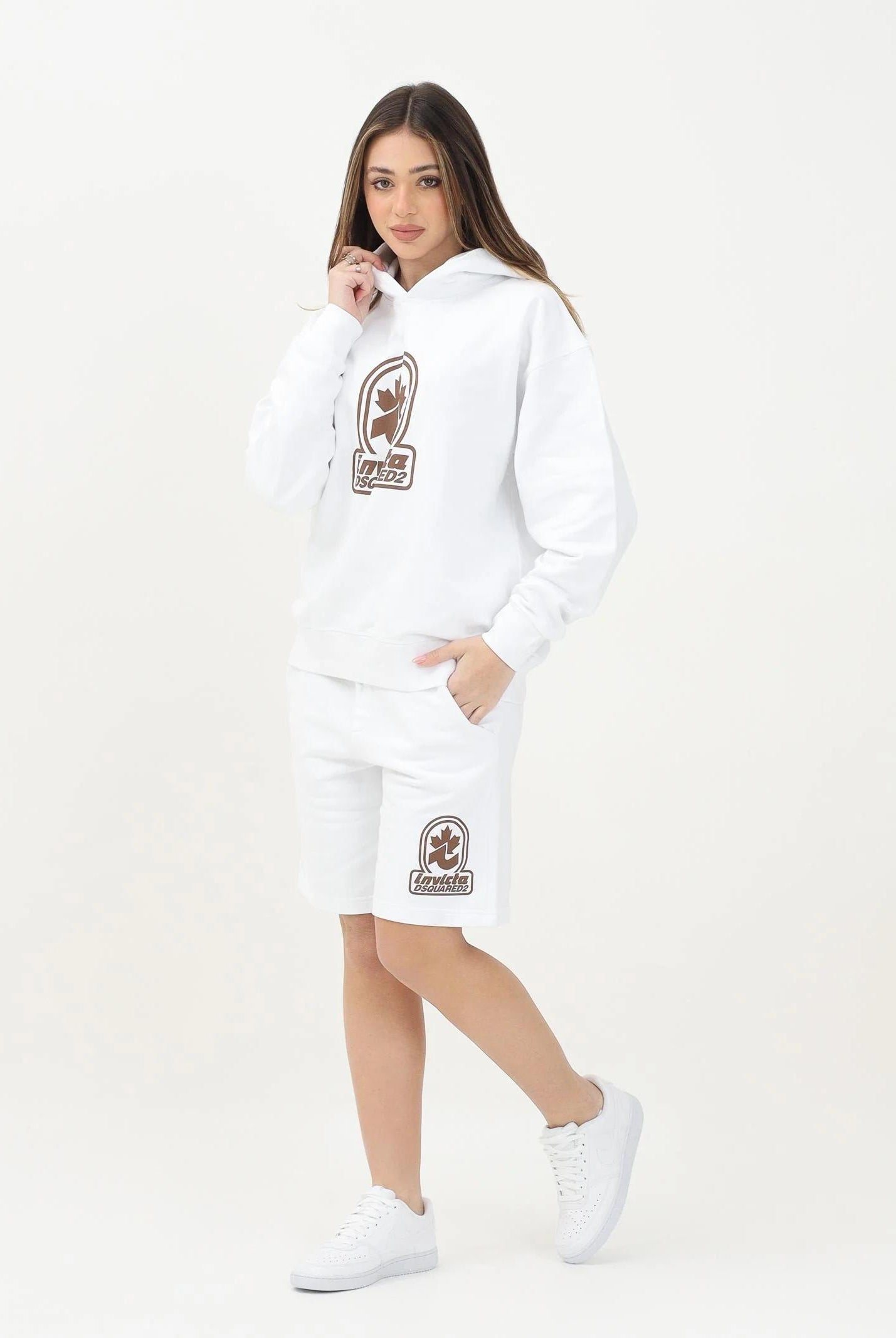 DSQUARED2 Shorts sportivo bianco per donna, ragazzi e bambini con stampa del logo "Invicta Dsquared2" DQ2908D0AD2 DQ100 DSQUARED2