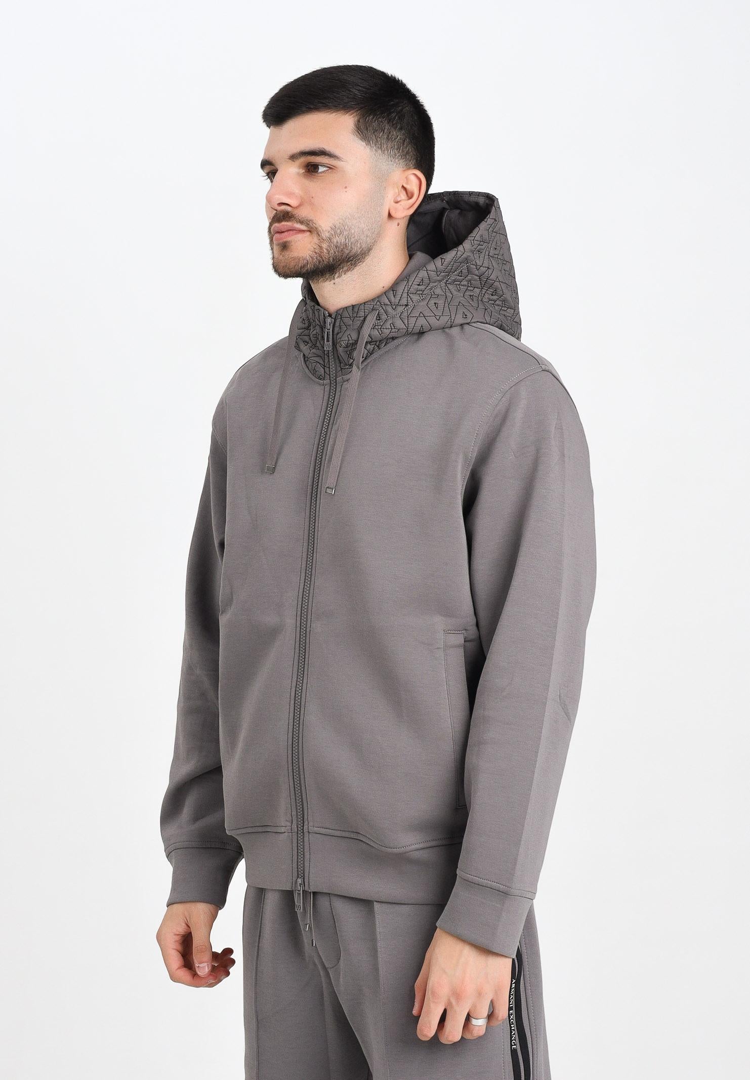 ARMANI EXCHANGE Felpa con zip grigia da uomo caratterizzata da cappuccio logato XM001891AF10818 U8092 ARMANI EXCHANGE