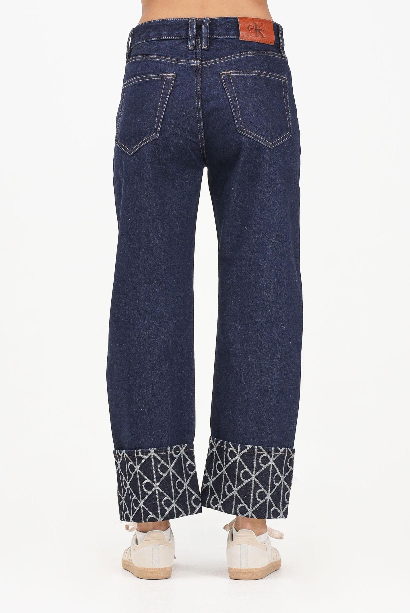 CALVIN KLEIN JEANS Jeans in denim blu da donna con risvolto logato LV047D711GZ1H CALVIN KLEIN JEANS