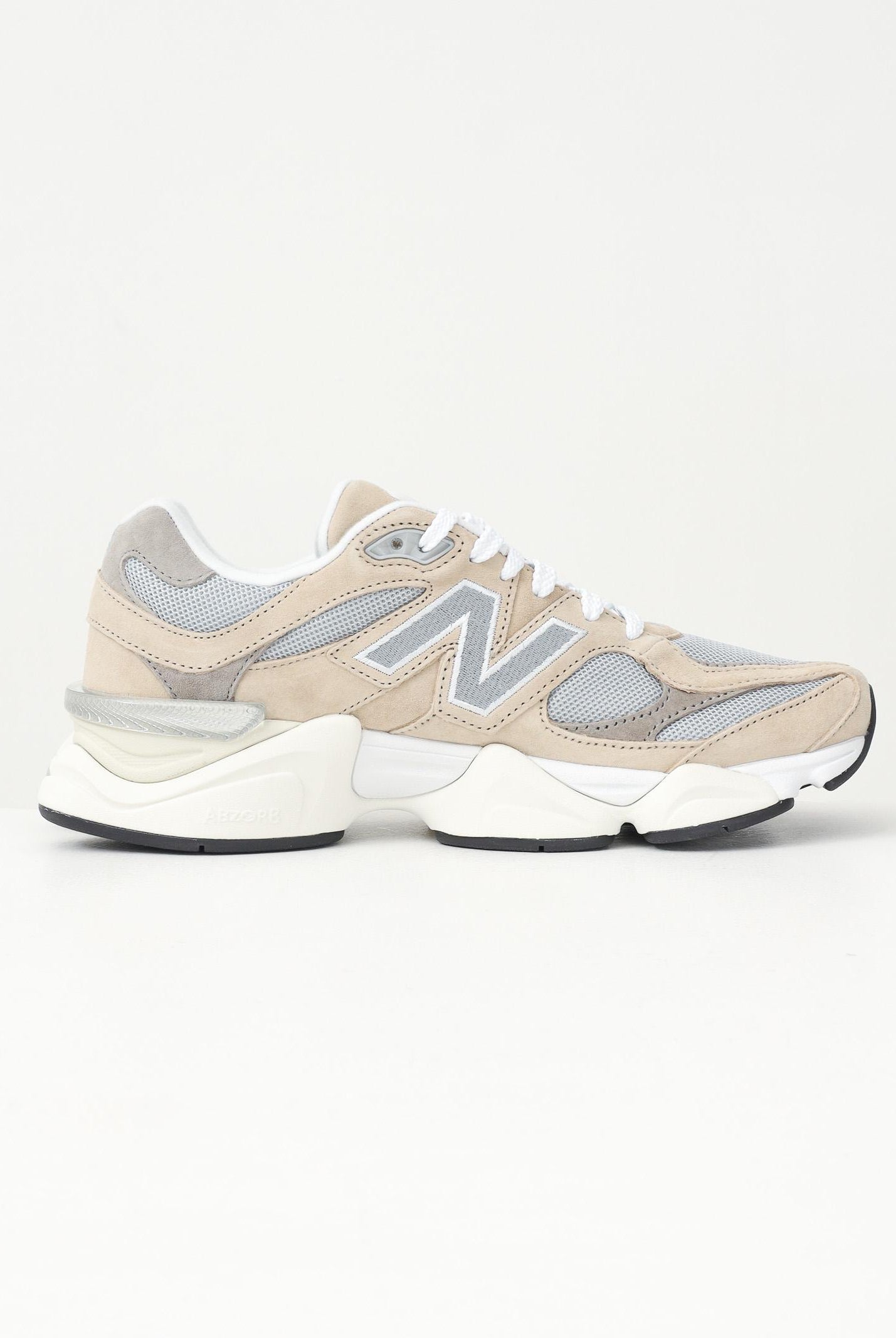 NEW BALANCE Sneakers 9060 beige da uomo U9060LBD . NEW BALANCE