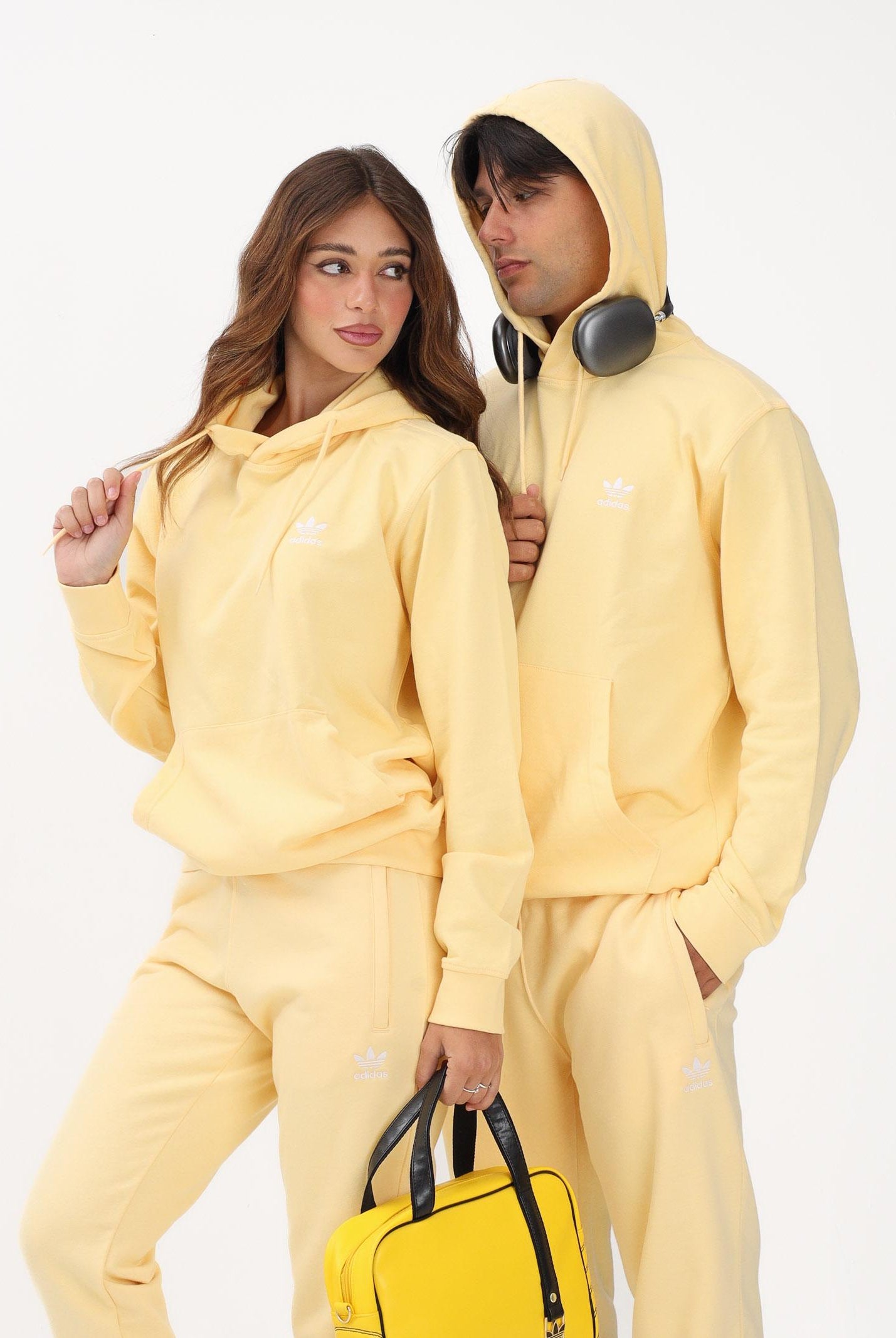 ADIDAS ORIGINALS Felpa con cappuccio Trefoil Essentials Loose gialla per uomo e donna KE1158 . ADIDAS ORIGINALS