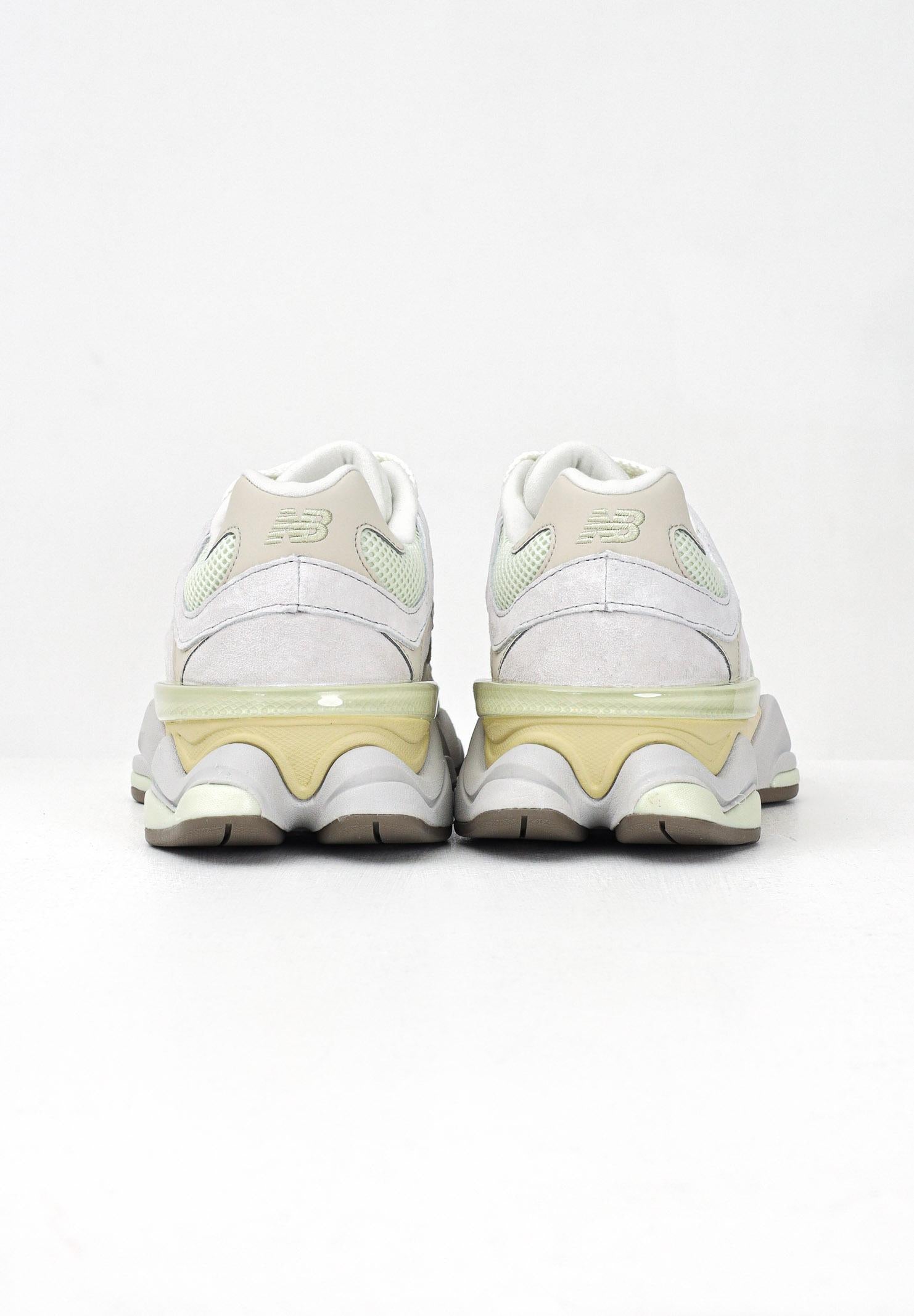 NEW BALANCE Sneakers 9060 nei toni pastello da uomo U9060EEP NEW BALANCE