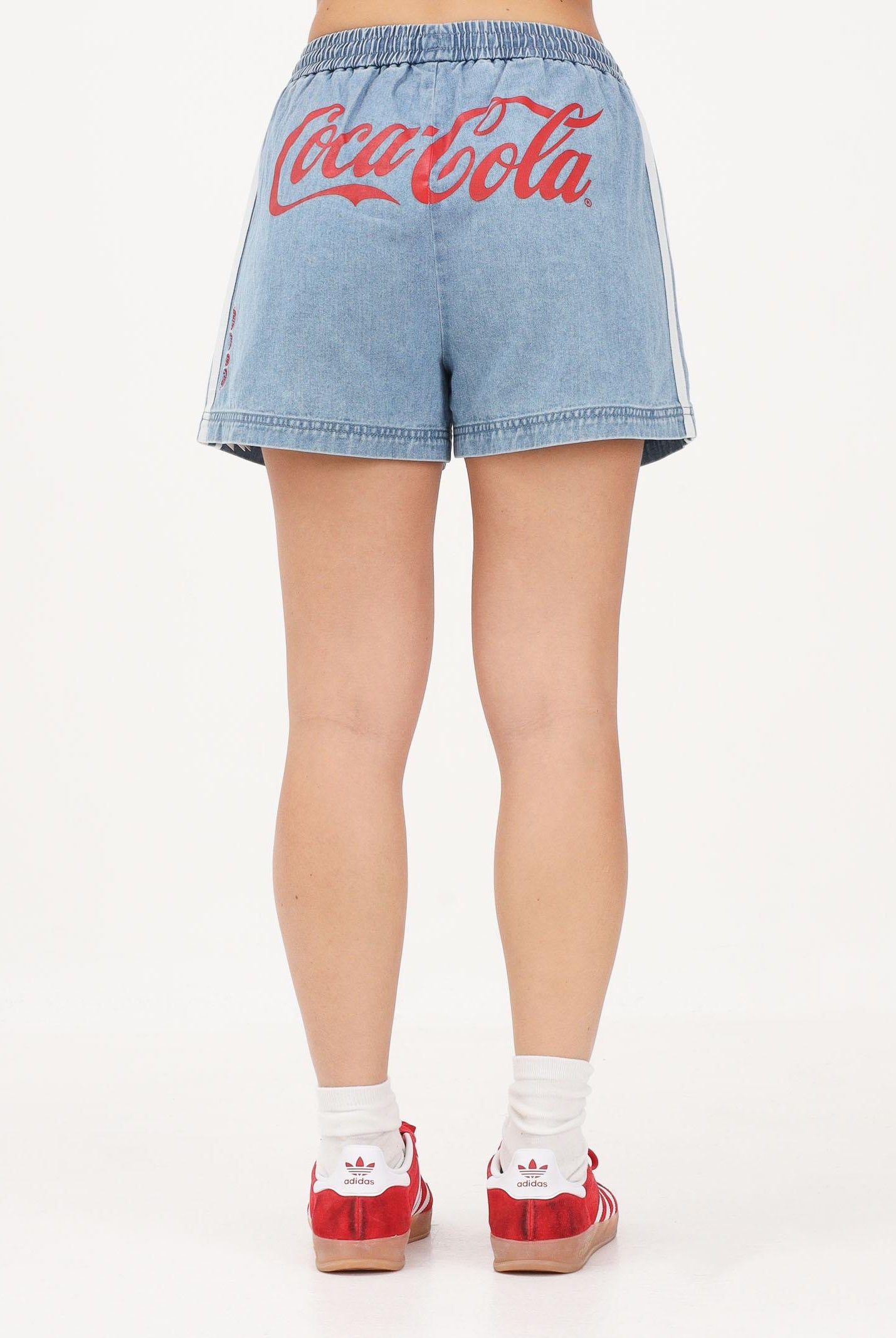 ADIDAS ORIGINALS x Coca-Cola 3-stripes shorts sportivi donna in blu denim KY7564 . ADIDAS ORIGINALS