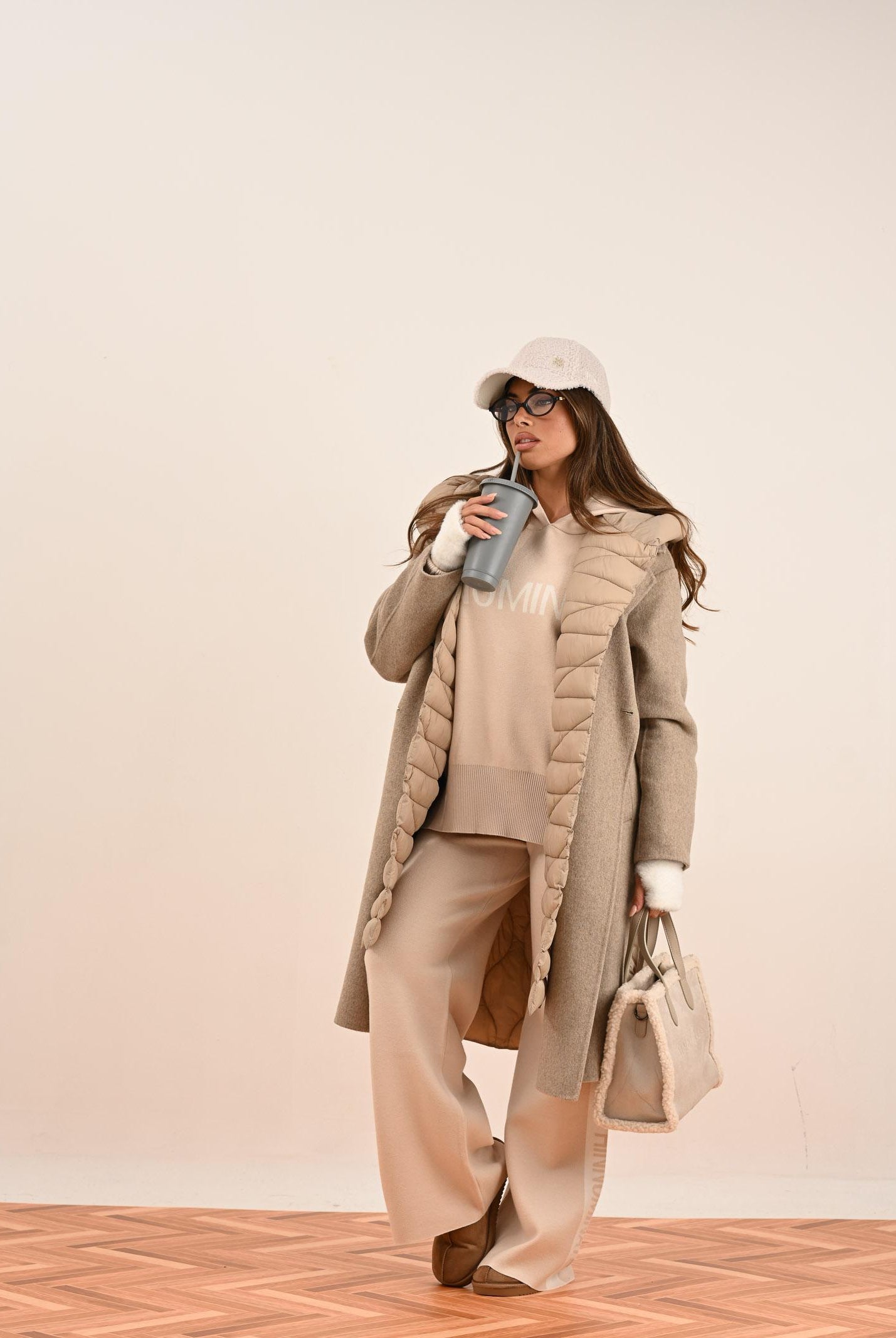 HINNOMINATE Maglia con cappuccio beige da donna con bande e logo HMABW02124 BE11 HINNOMINATE