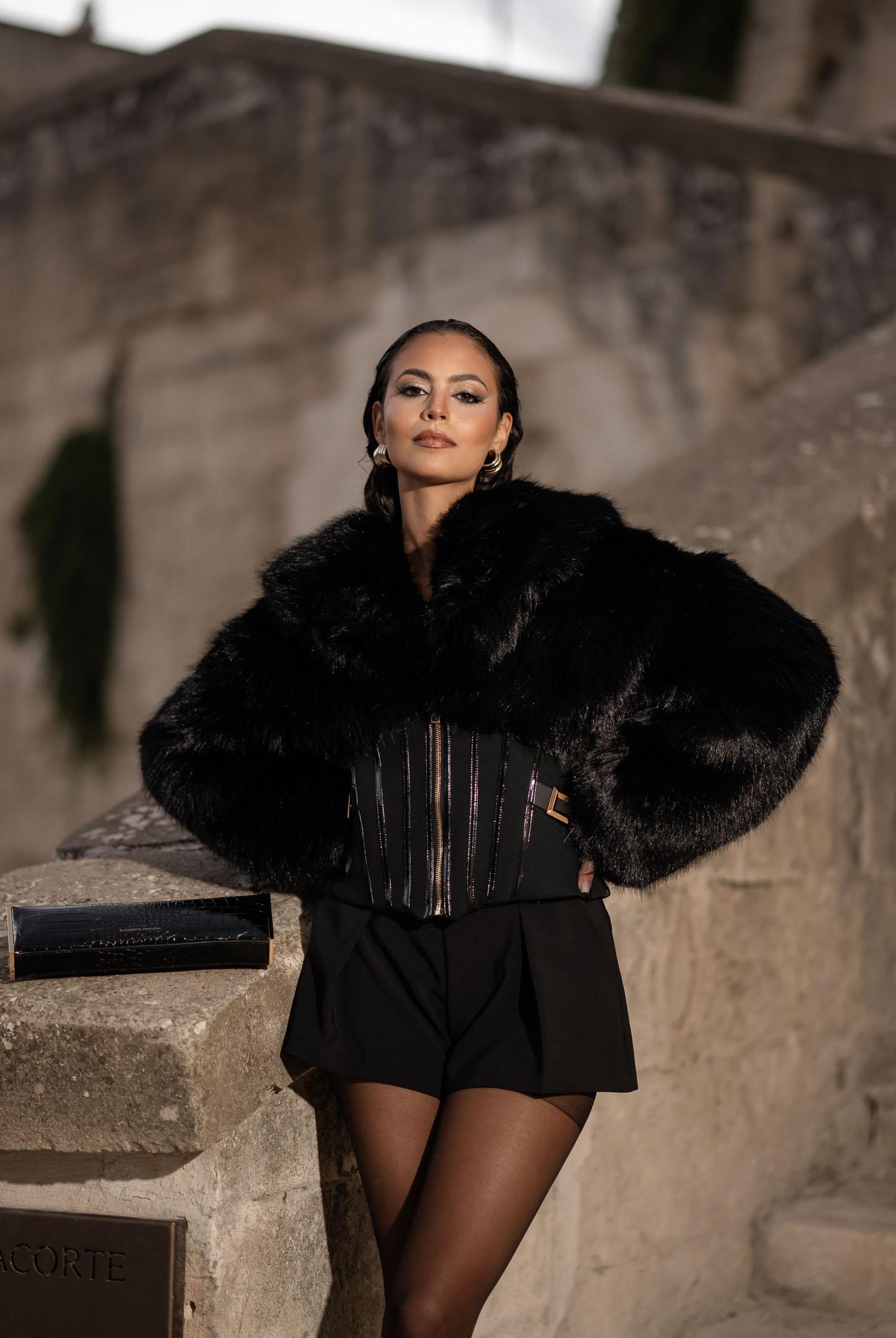 ELISABETTA FRANCHI Pelliccia nera da donna con bustier GB05A57E2 110 ELISABETTA FRANCHI