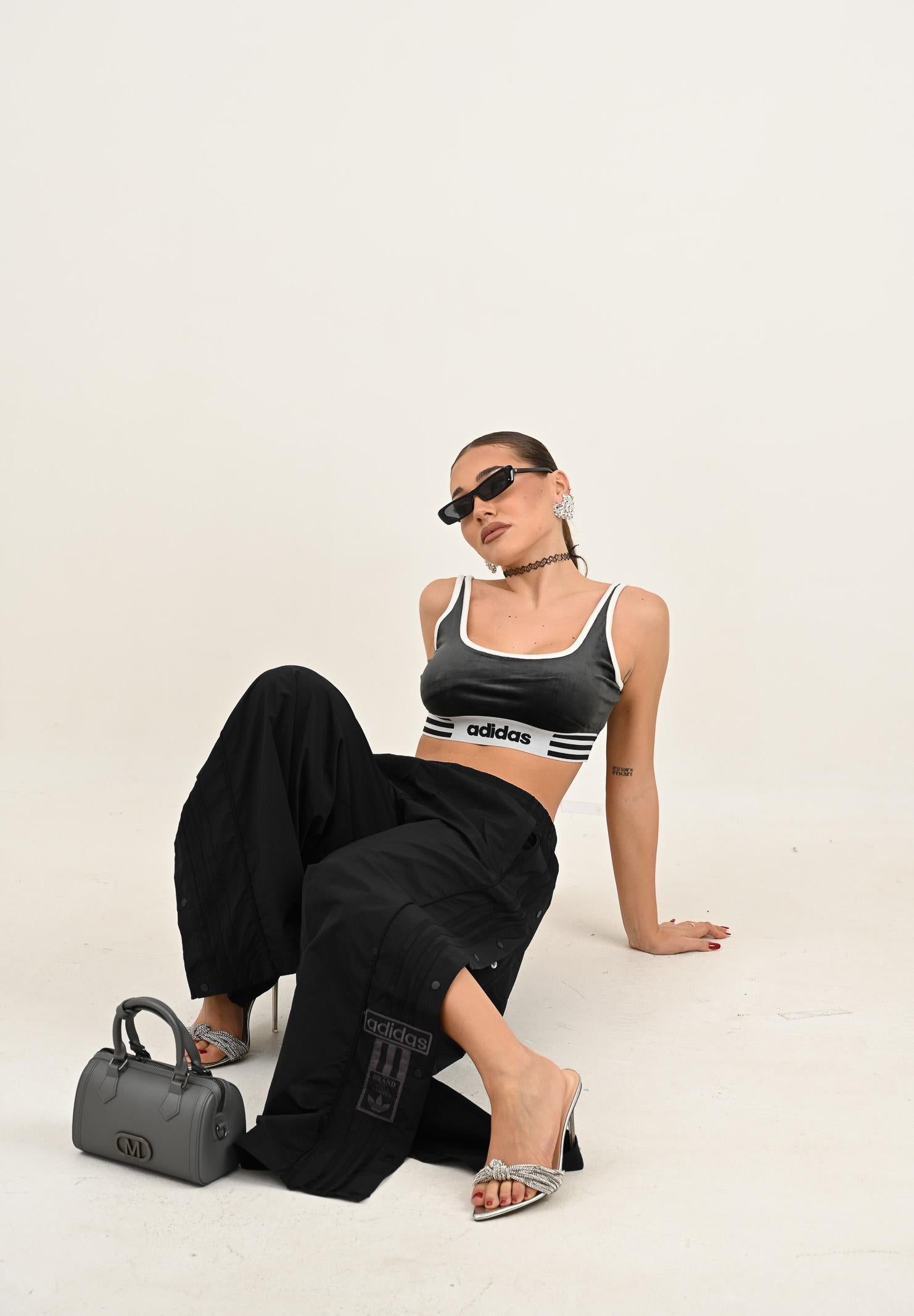 ADIDAS ORIGINALS Top sportivo Winterized in velluto grigio da donna JW7282 ADIDAS ORIGINALS