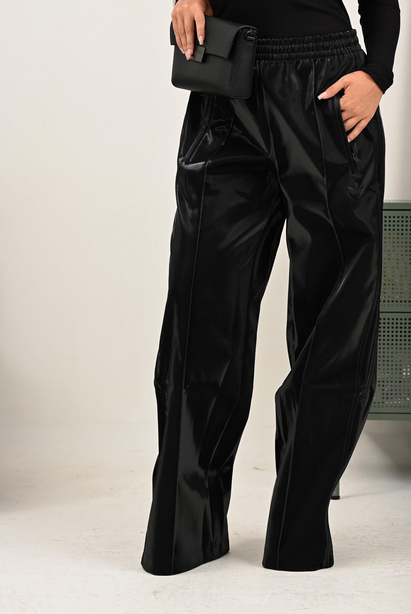 ADIDAS ORIGINALS Pantalone sportivo Adicolor Holiday nero da donna JV7503  ADIDAS ORIGINALS