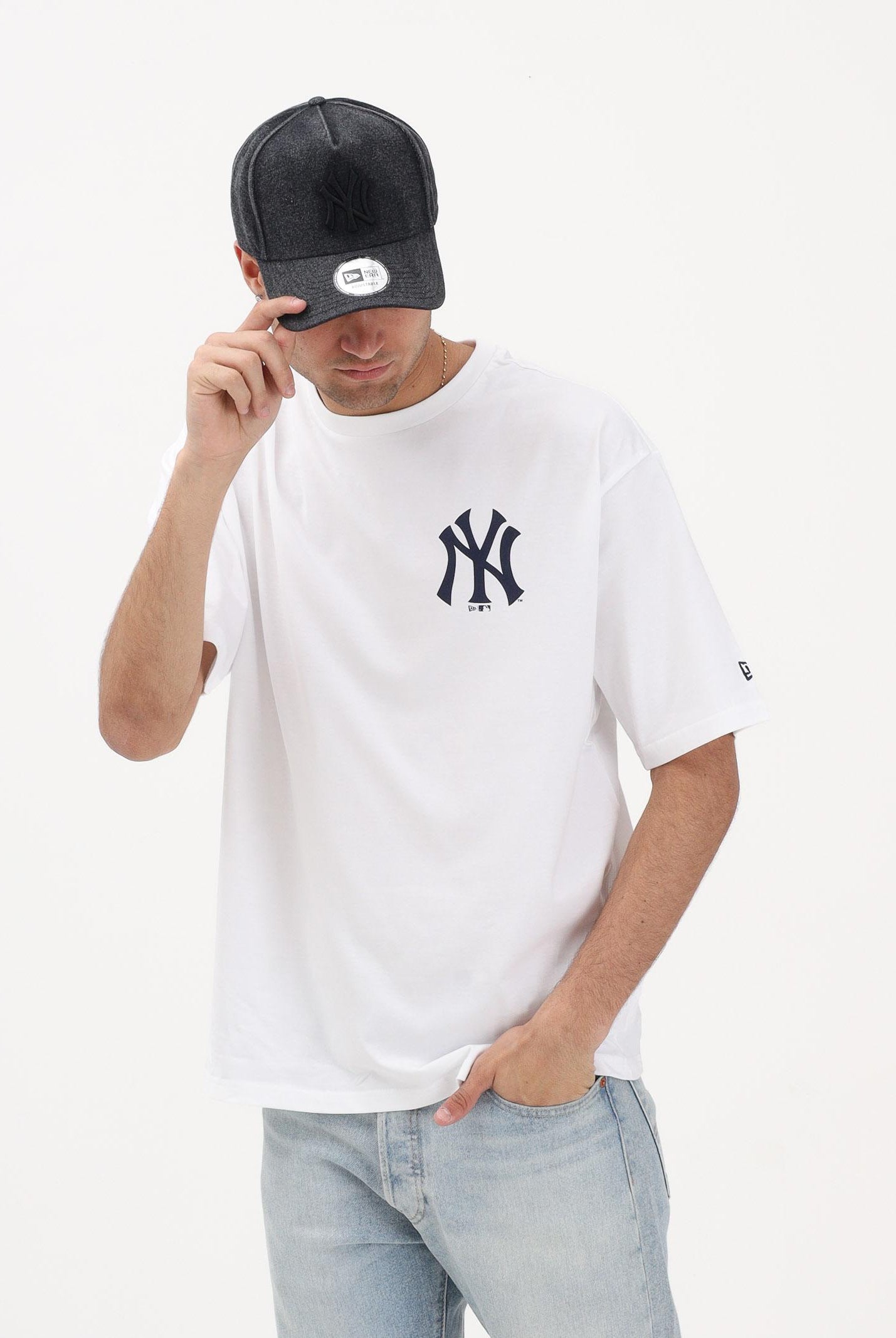 NEW ERA T-shirt a manica corta Oversized New York Yankees MLB Cap Graphic bianca per uomo e donna 60856148 . NEW ERA
