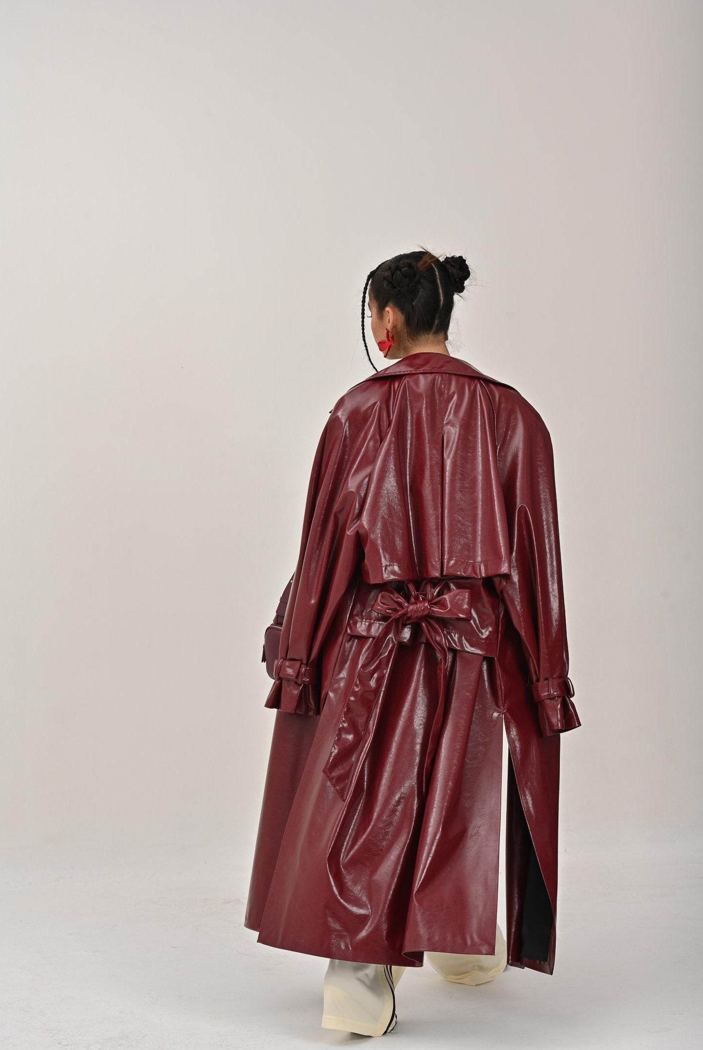 SIMONA CORSELLINI Trench effetto vinile in color bordeaux lucido da donna A25CPTH00101-C00026 V0752 SIMONA CORSELLINI