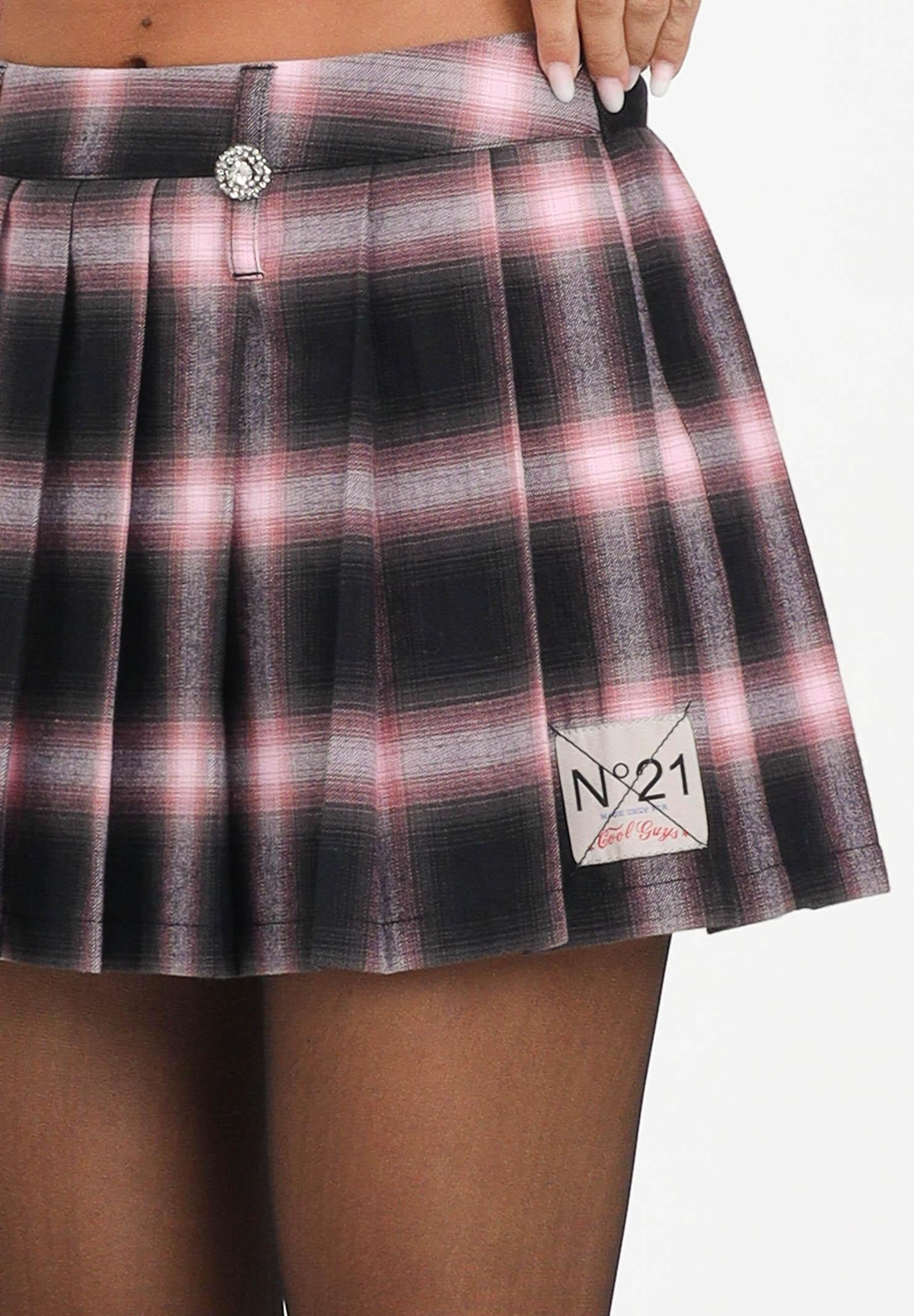 N21 Gonna corta a pieghe per donna e bambina realizzata in flanella con fantasia a quadri rosa e nera N2106CN0436 0N319 N21