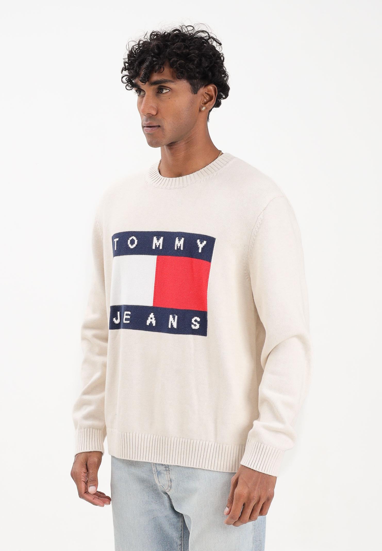 TOMMY JEANS Maglioncino girocollo panna da uomo con logo DM0DM22105AFN . TOMMY JEANS