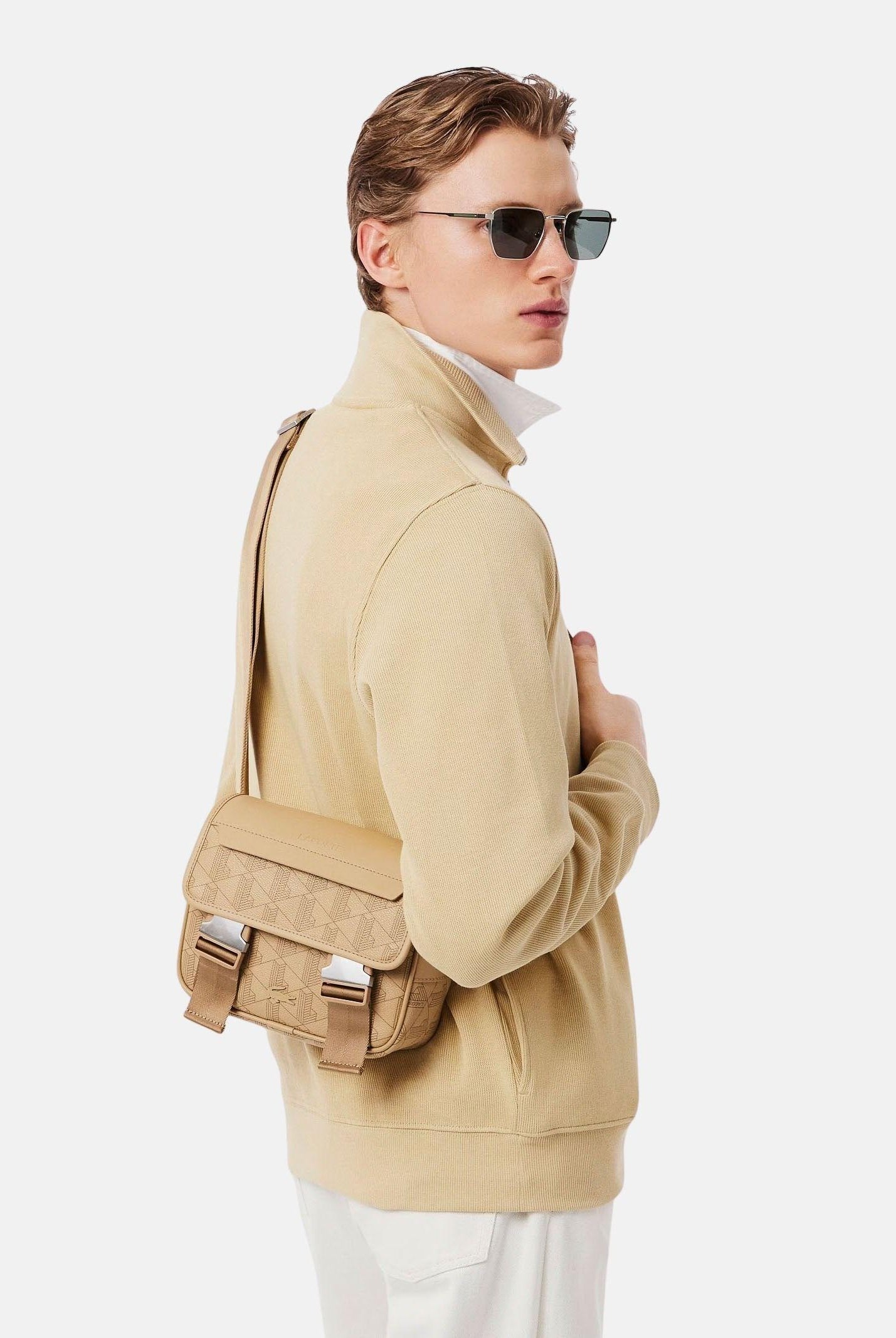 LACOSTE Borsa a tracolla beige per uomo e donna con monogramma The Blend NH3787 R59 LACOSTE