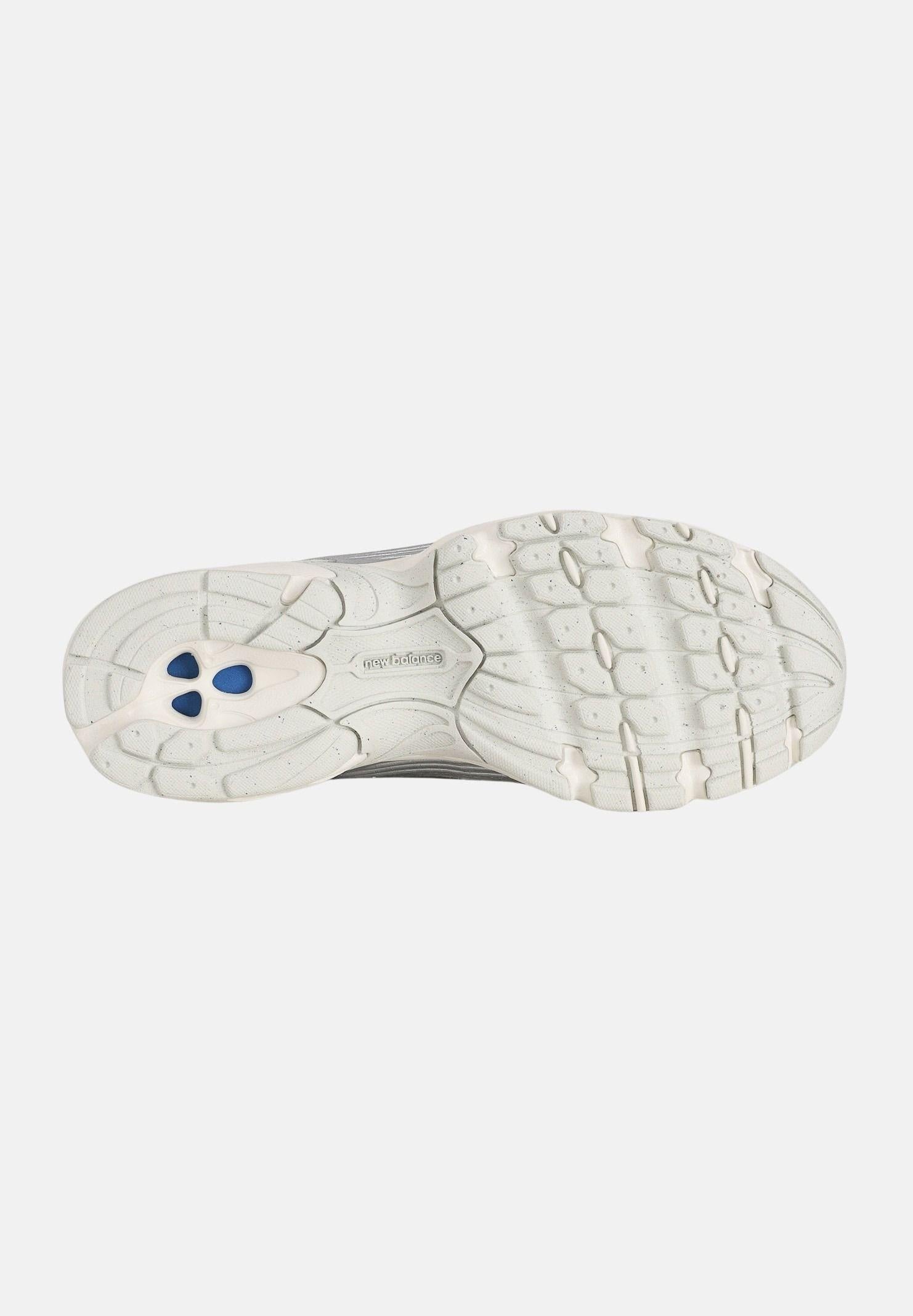 NEW BALANCE Sneakers 530 bianca e argento per uomo e donna U5303IR . NEW BALANCE