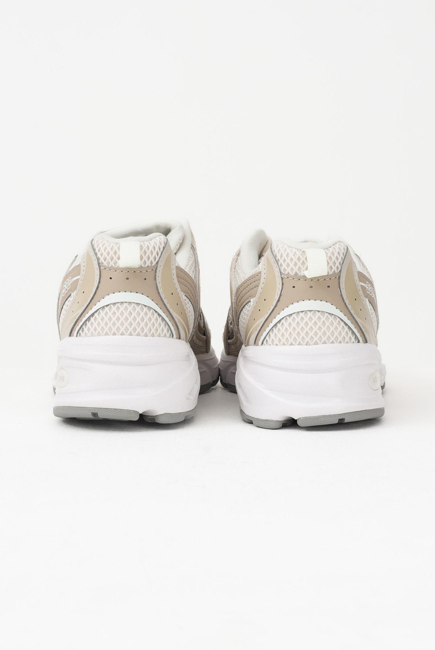 NEW BALANCE Sneakers 530 Lace panna e beige per uomo e donna G5303QO . NEW BALANCE