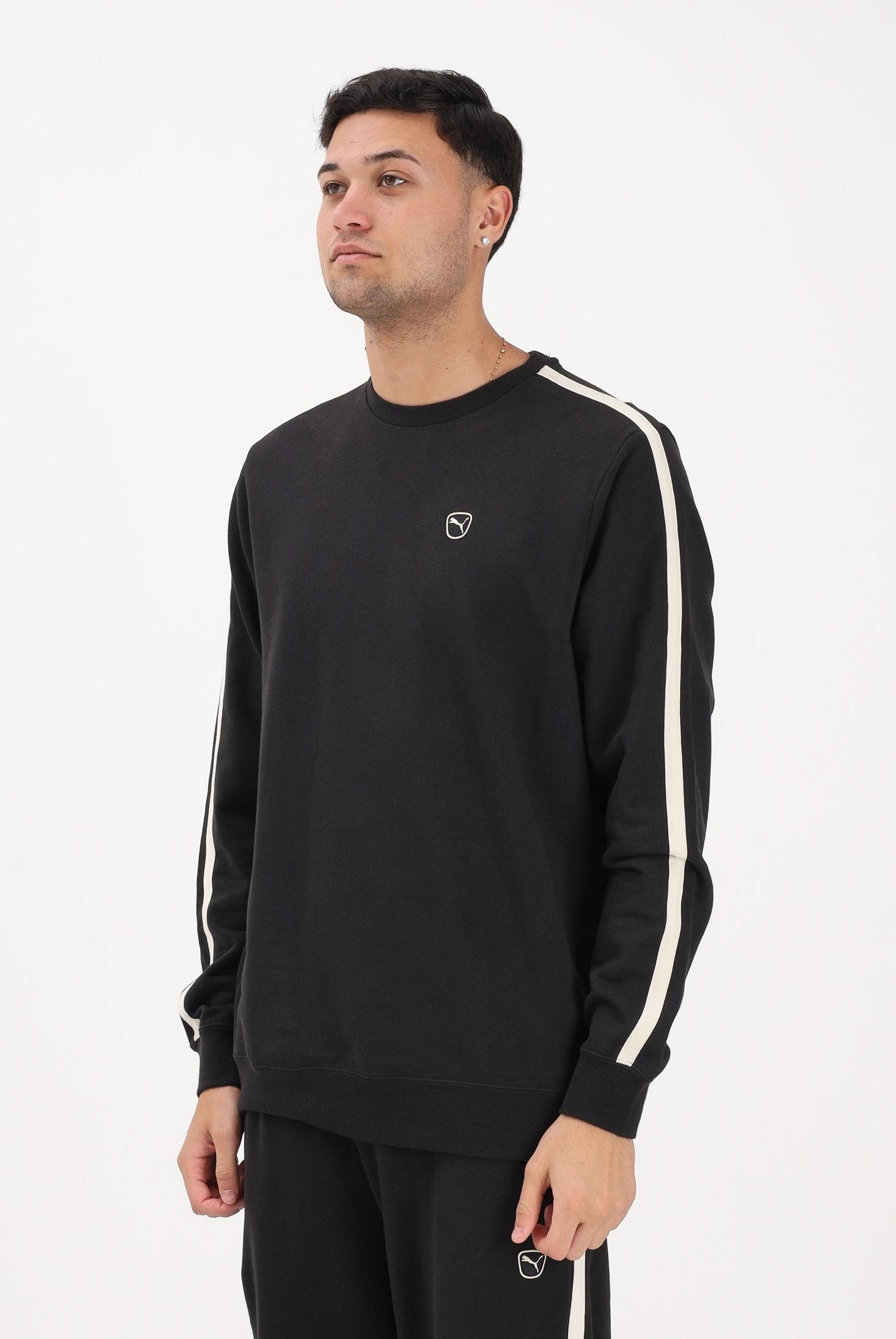 PUMA Felpa girocollo Essentials Elevated nera da uomo 692015 01 PUMA