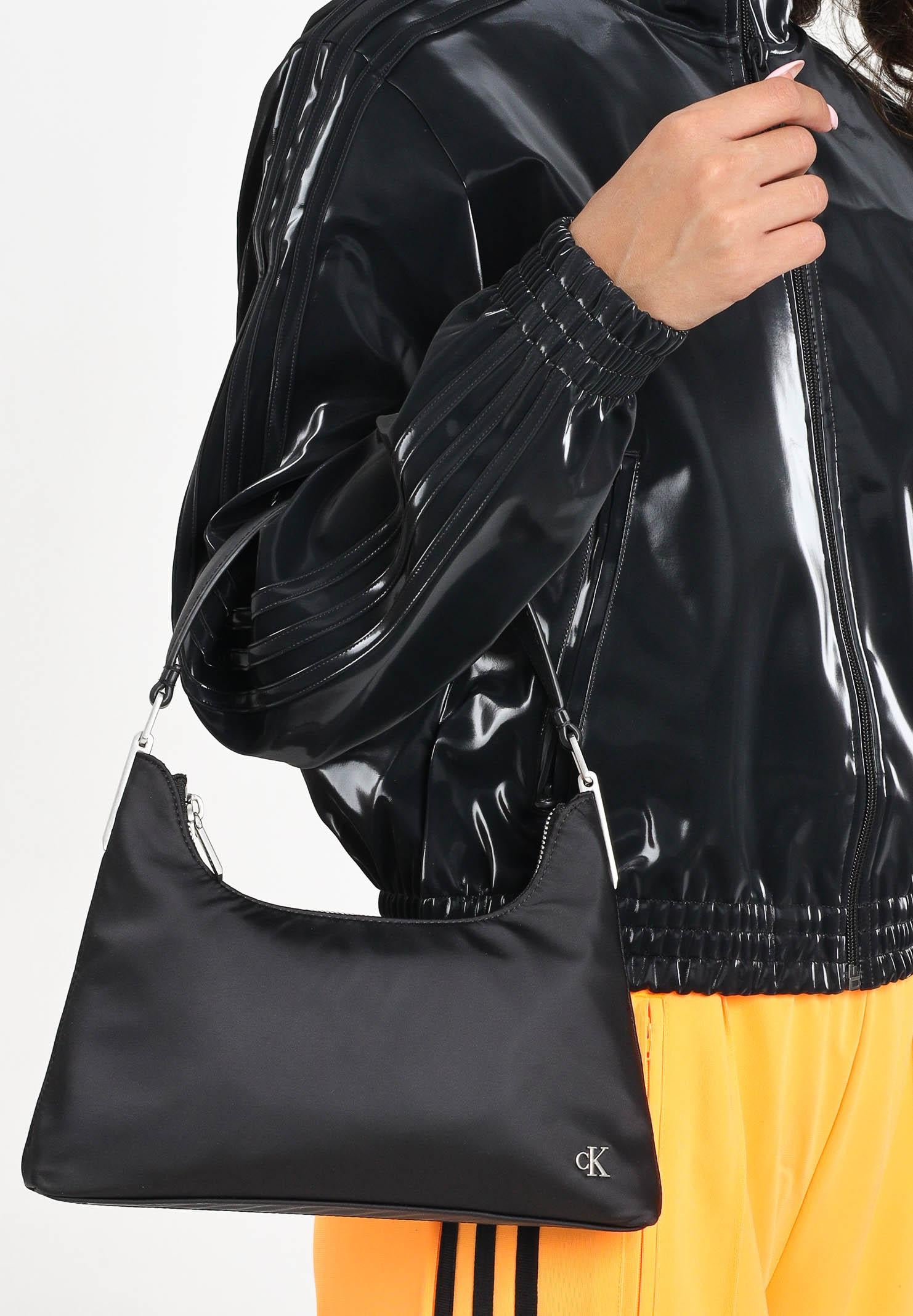 CALVIN KLEIN Borsa a spalla nera da donna con logo LV04K3219G UB1 CALVIN KLEIN