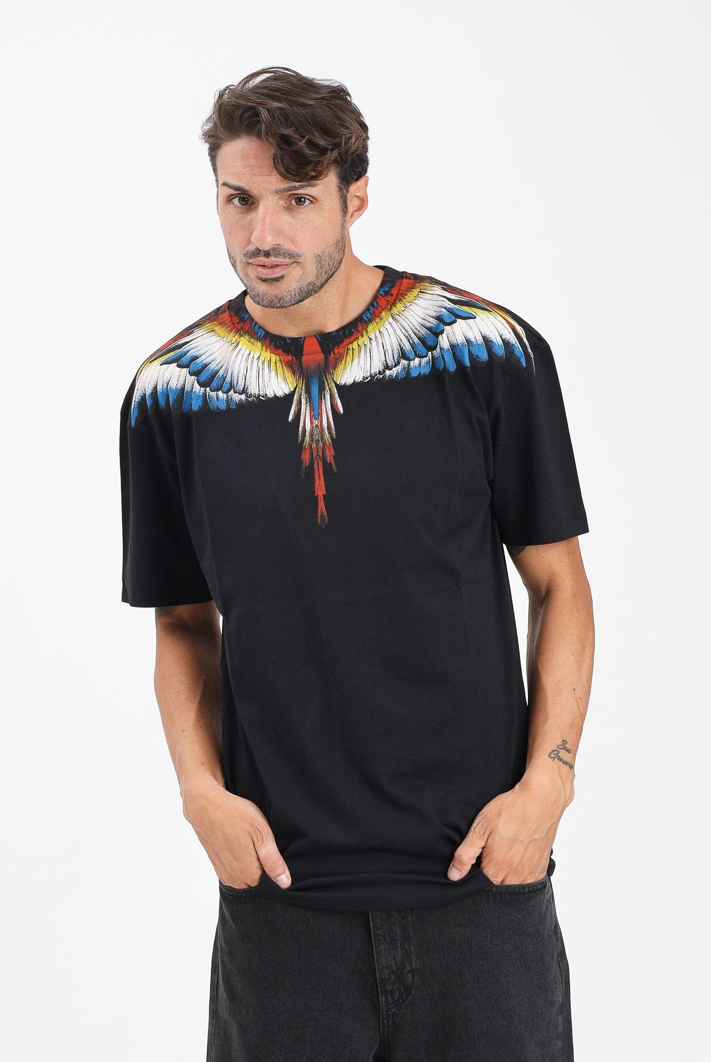 MARCELO BURLON COUNTY OF MILAN T-shirt a manica corta nera da uomo caratterizzata dalla stampa di grandi ali F5CAMATH023 110 MARCELO BURLON COUNTY OF MILAN