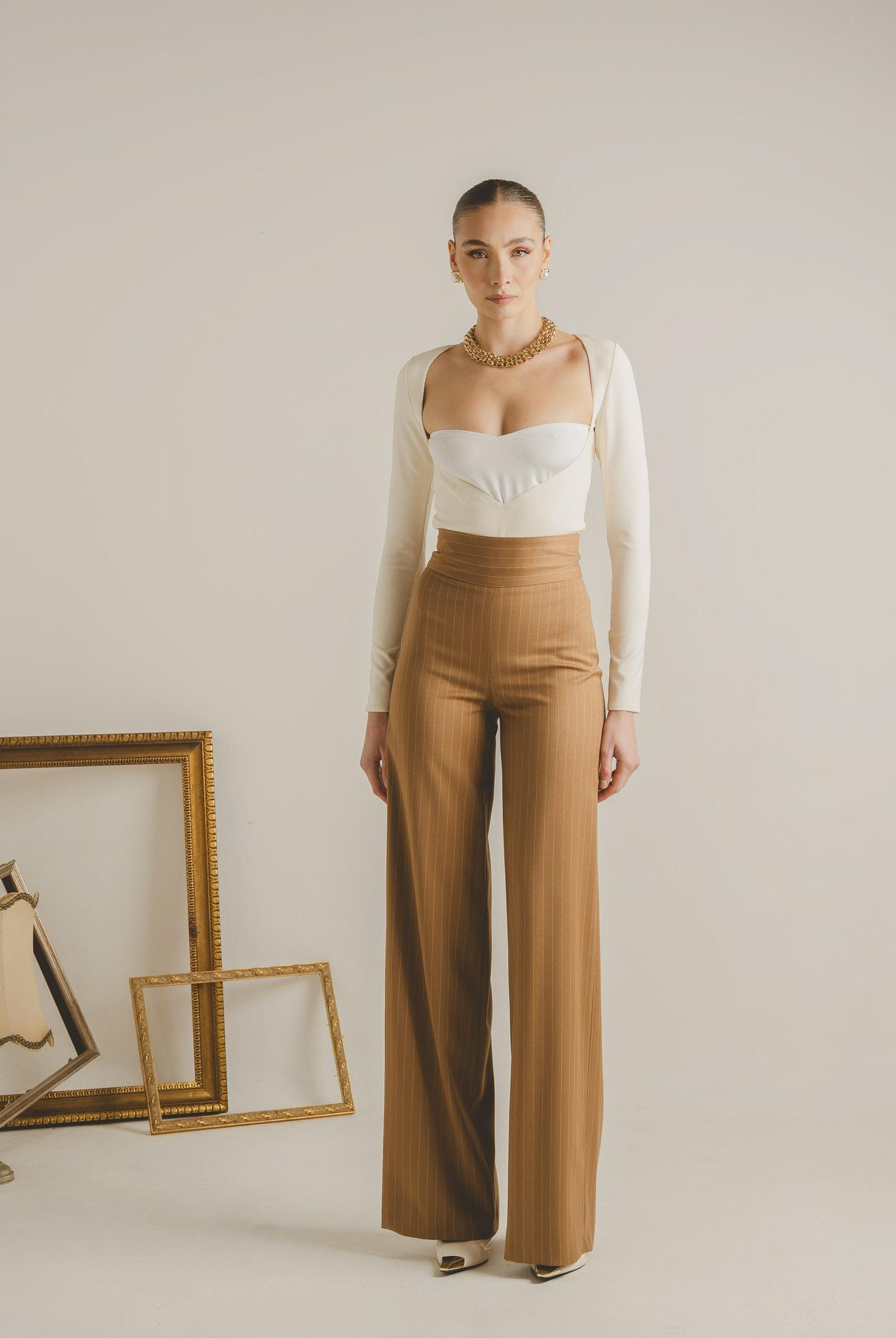 SANTAS Pantalone elegante POUVOIR color miele da donna con micro gessatura PV2626 MI SANTAS