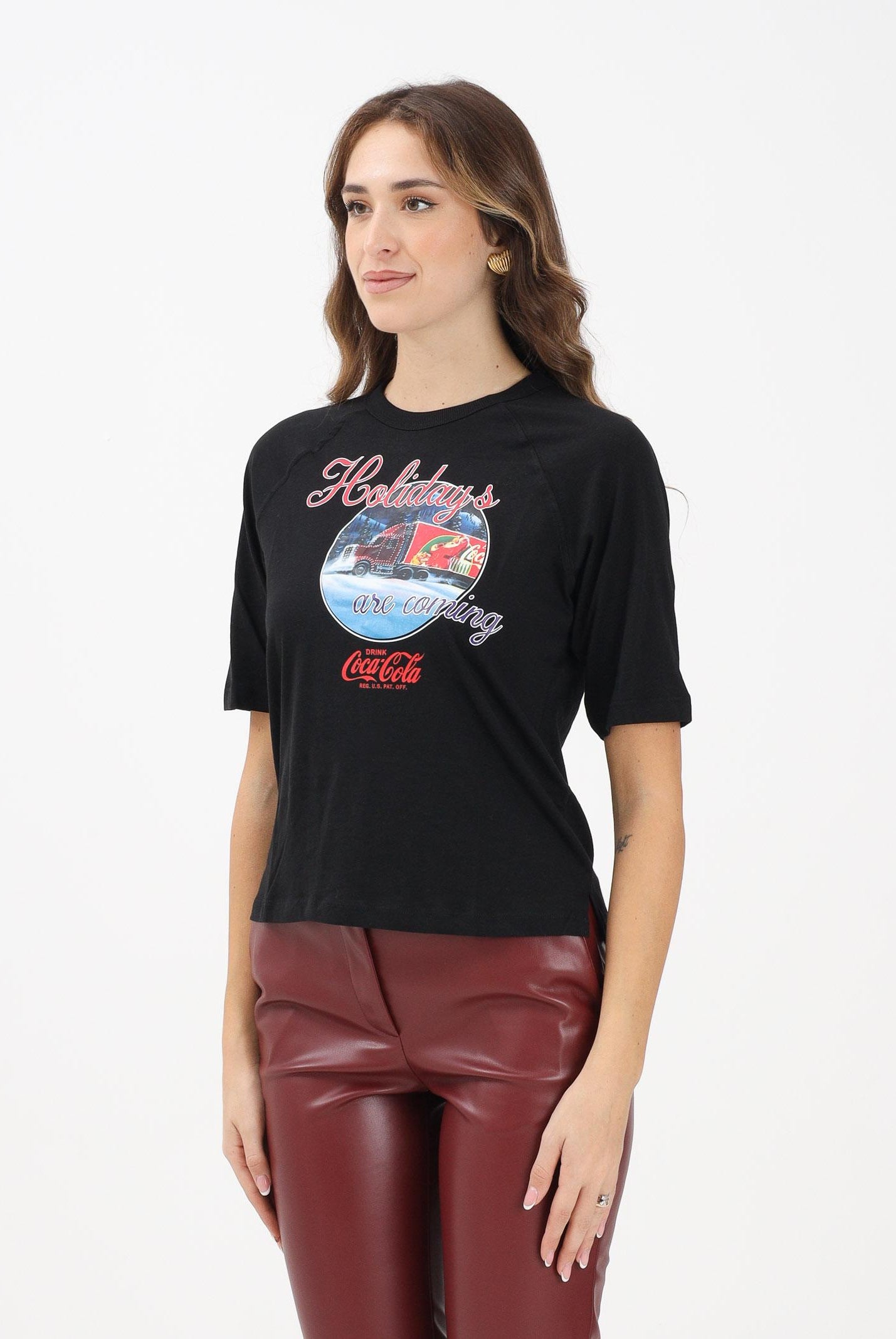 ONLY T-shirt a manica corta nera da donna con stampa Coca Cola 15355794 Black ONLY