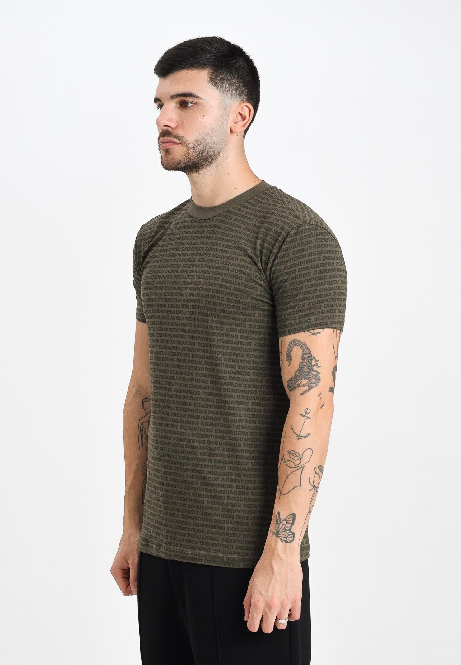 DSQUARED2 T-shirt a manica corta verde militare da uomo caratterizzata da una stampa all-over D9H136050T 302 DSQUARED2